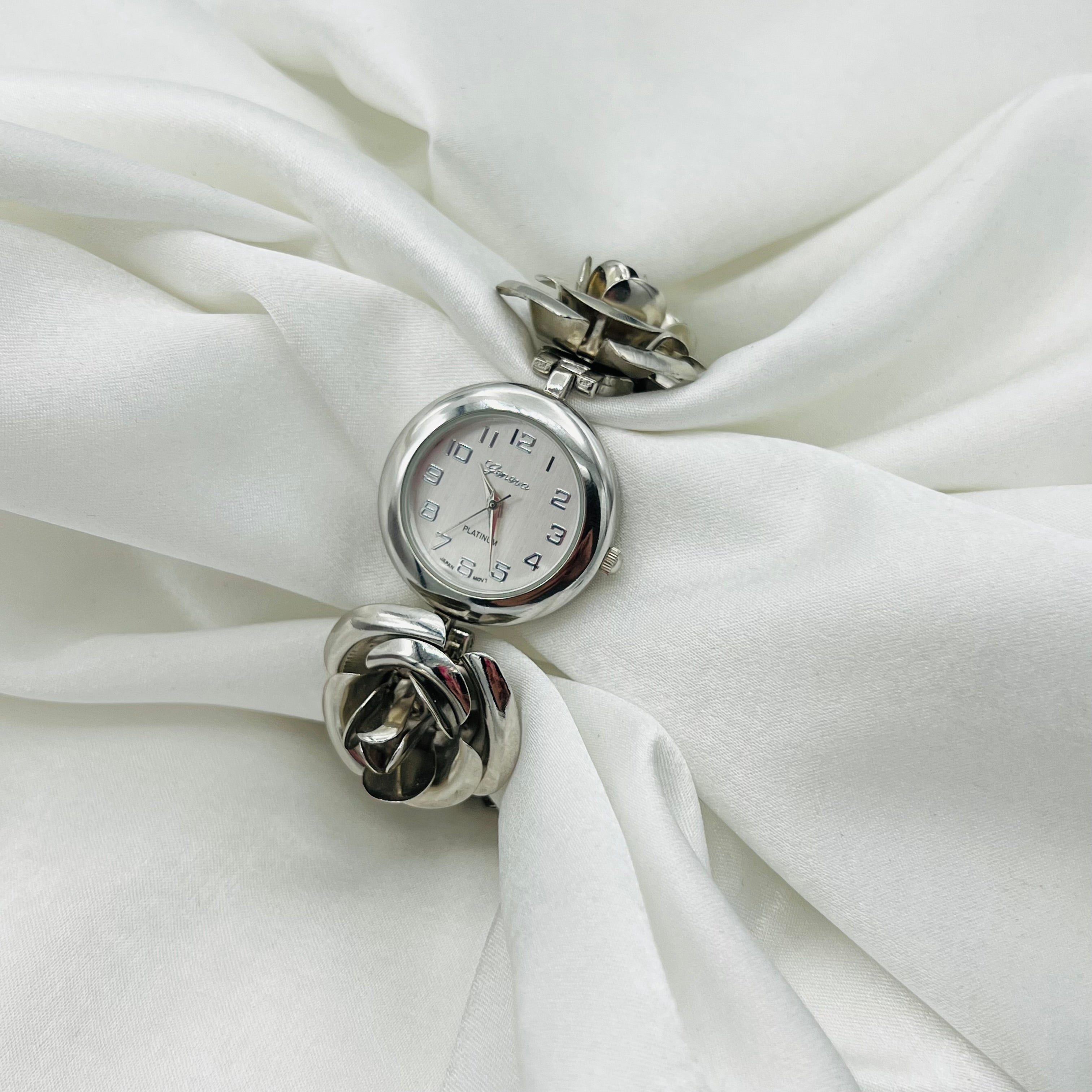 🩶🌹 Silver-Toned Rose Watch