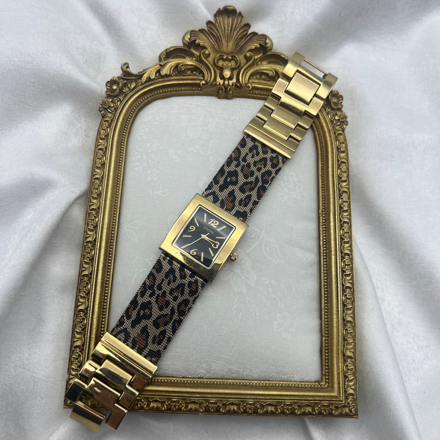 Chic Gold-Tone Watch with Leopard Band