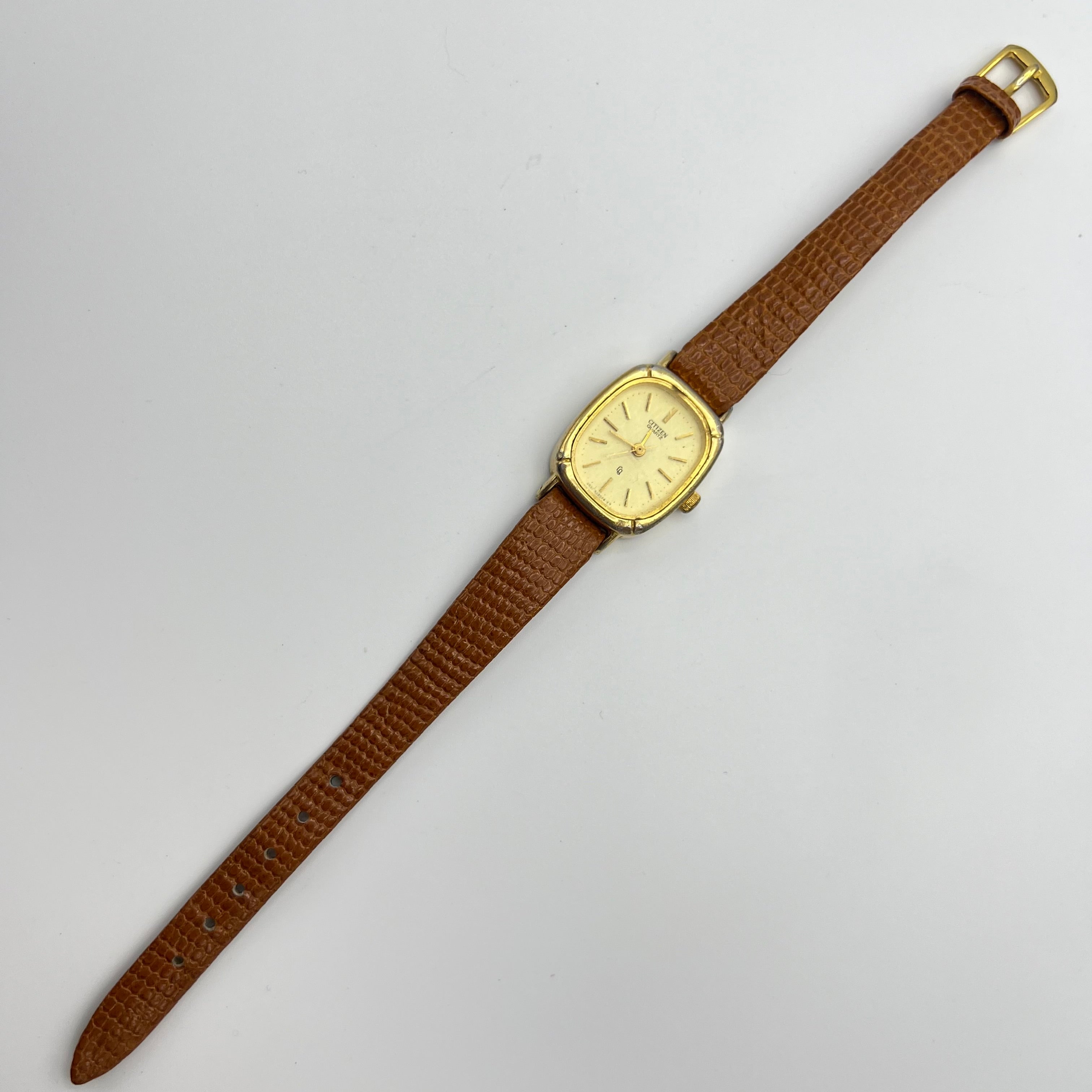 🤎 Gold-Toned Citizen Watch with Leather Strap