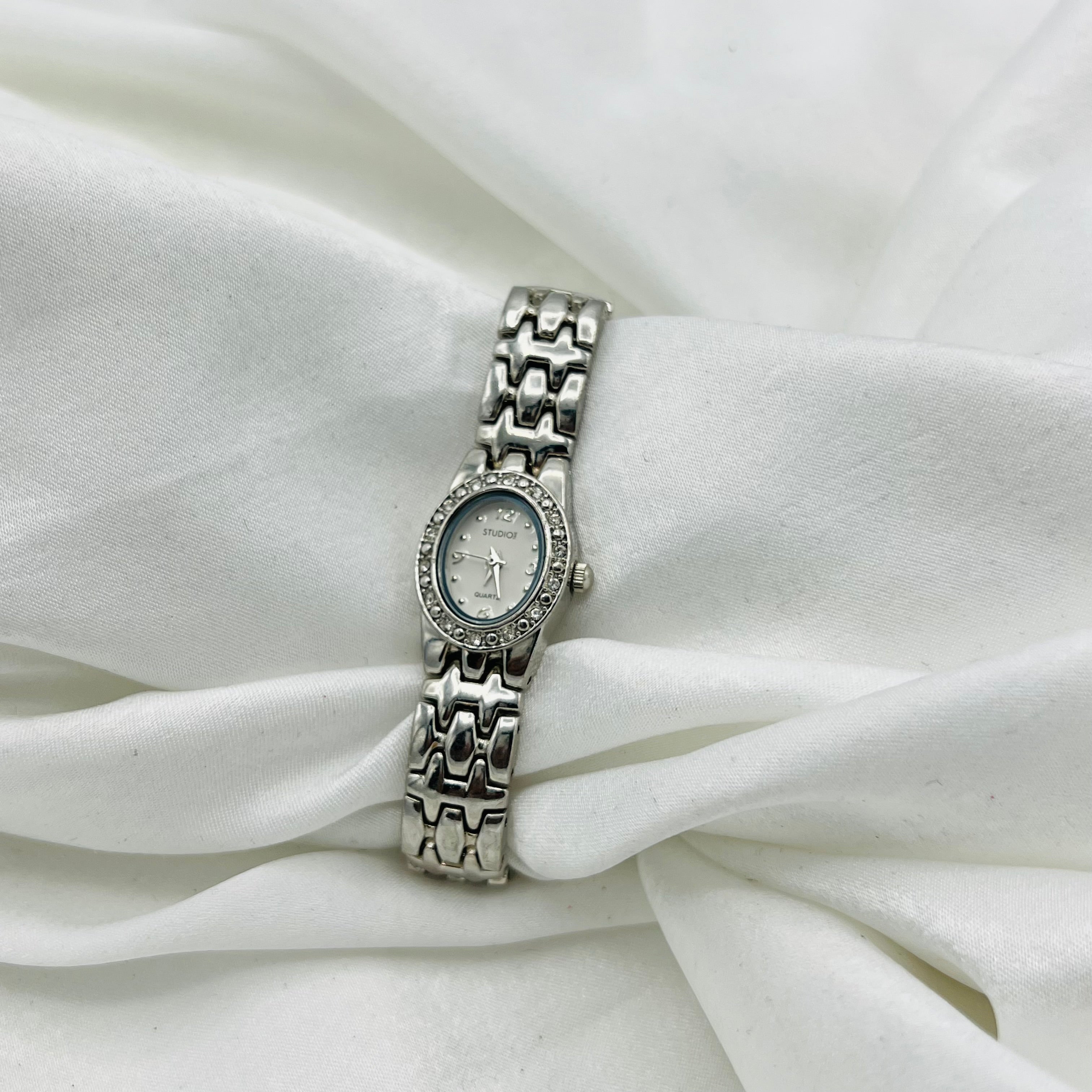 💎 Silver-Toned Watch with Diamanté Dial