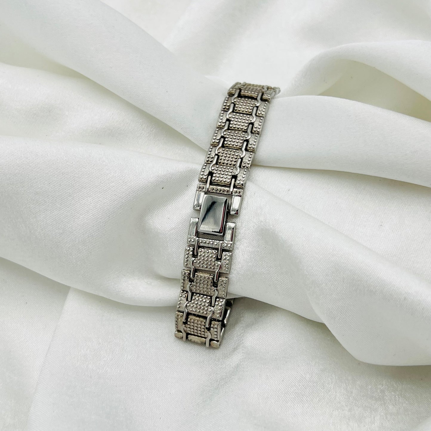 🩶 Silver-Toned Watch