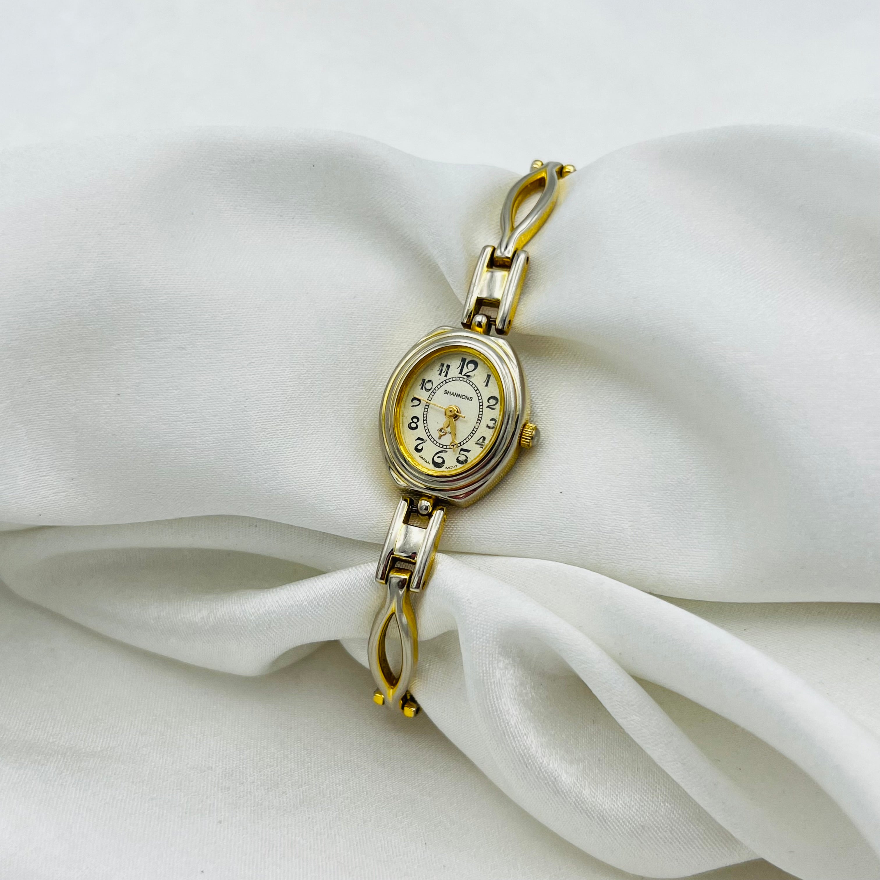 ✨ Dainty Gold-Toned Watch