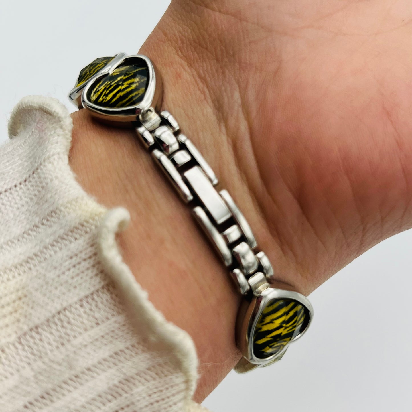 🩶 Tiger-Patterned Heart Watch