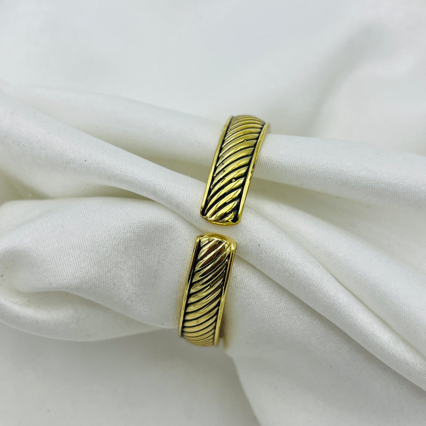 Poinsettia Flower Peek-a-boo Watch