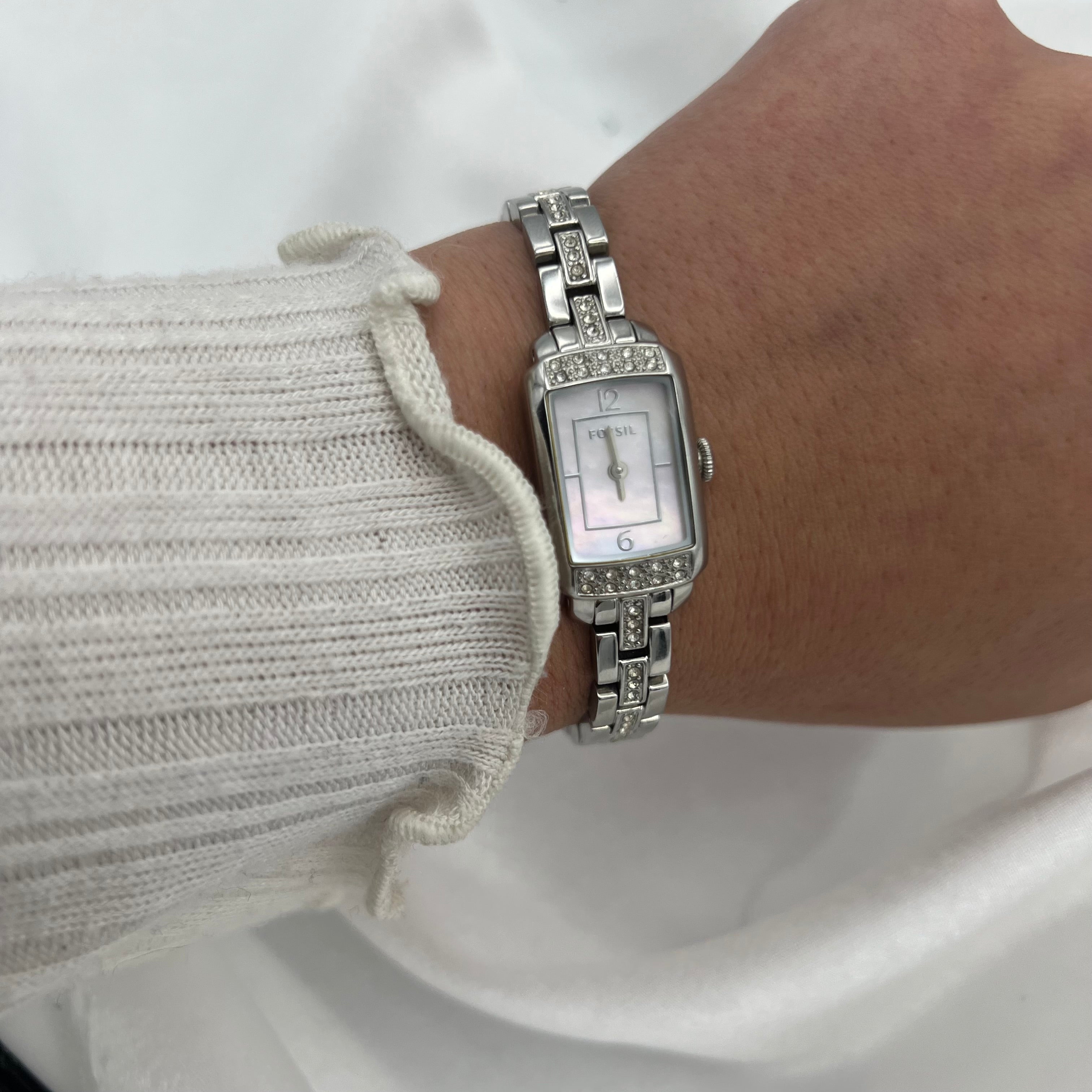 🩶 Silver-Toned Fossil Watch