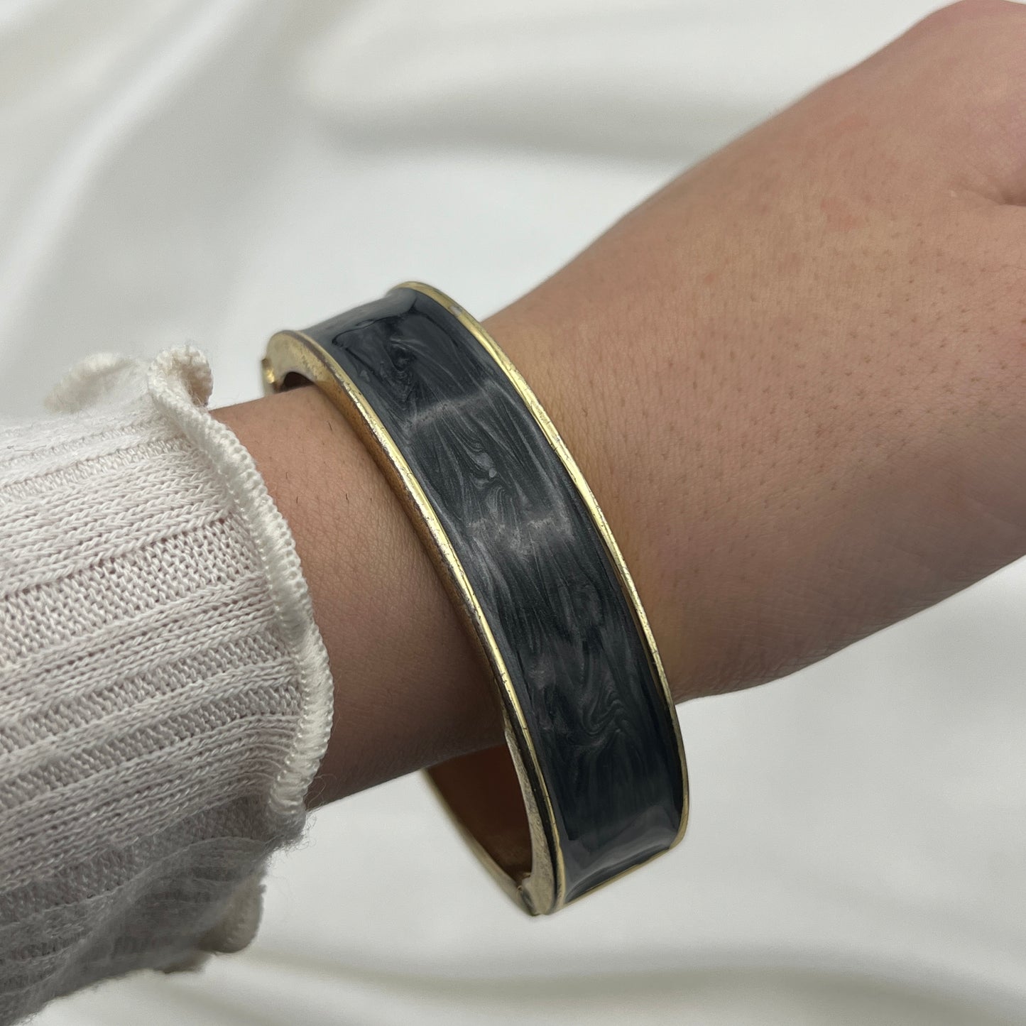 Cute Black Swirl Enamel Bangle Bracelet