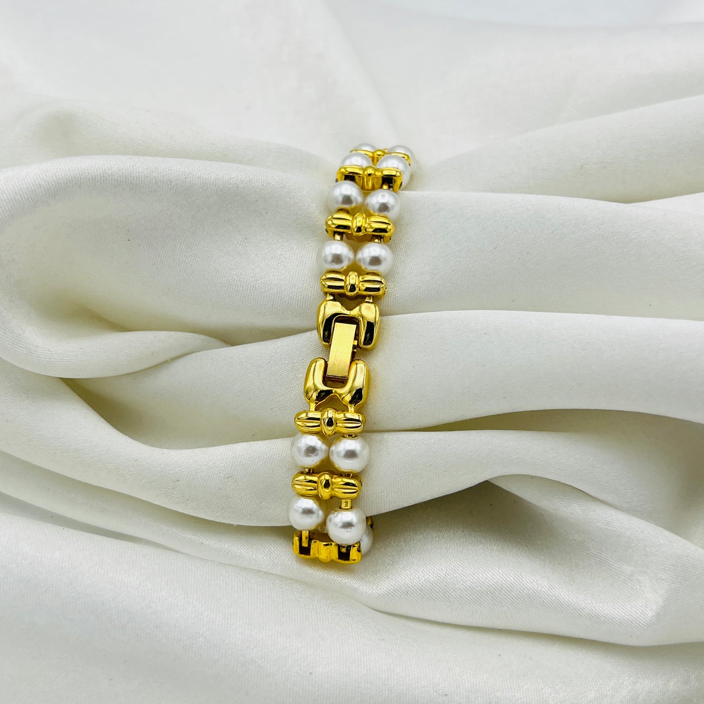 Stunning Pearly Gold Tone Watch