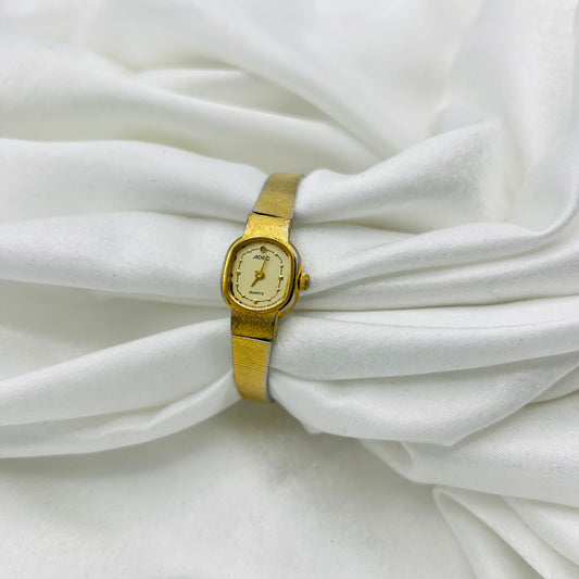Classic Gold-Toned Watch