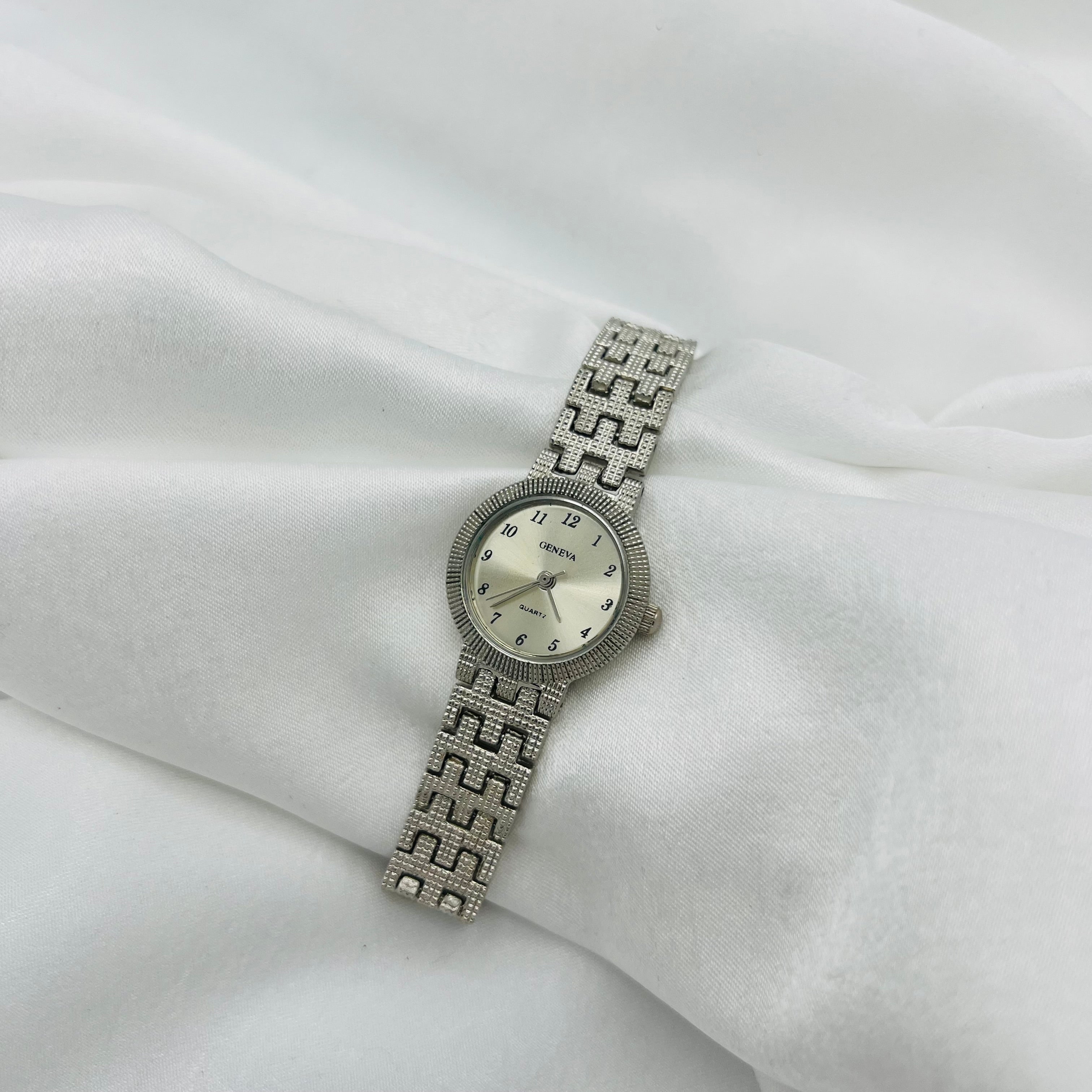 🩶 Silver-Toned Watch