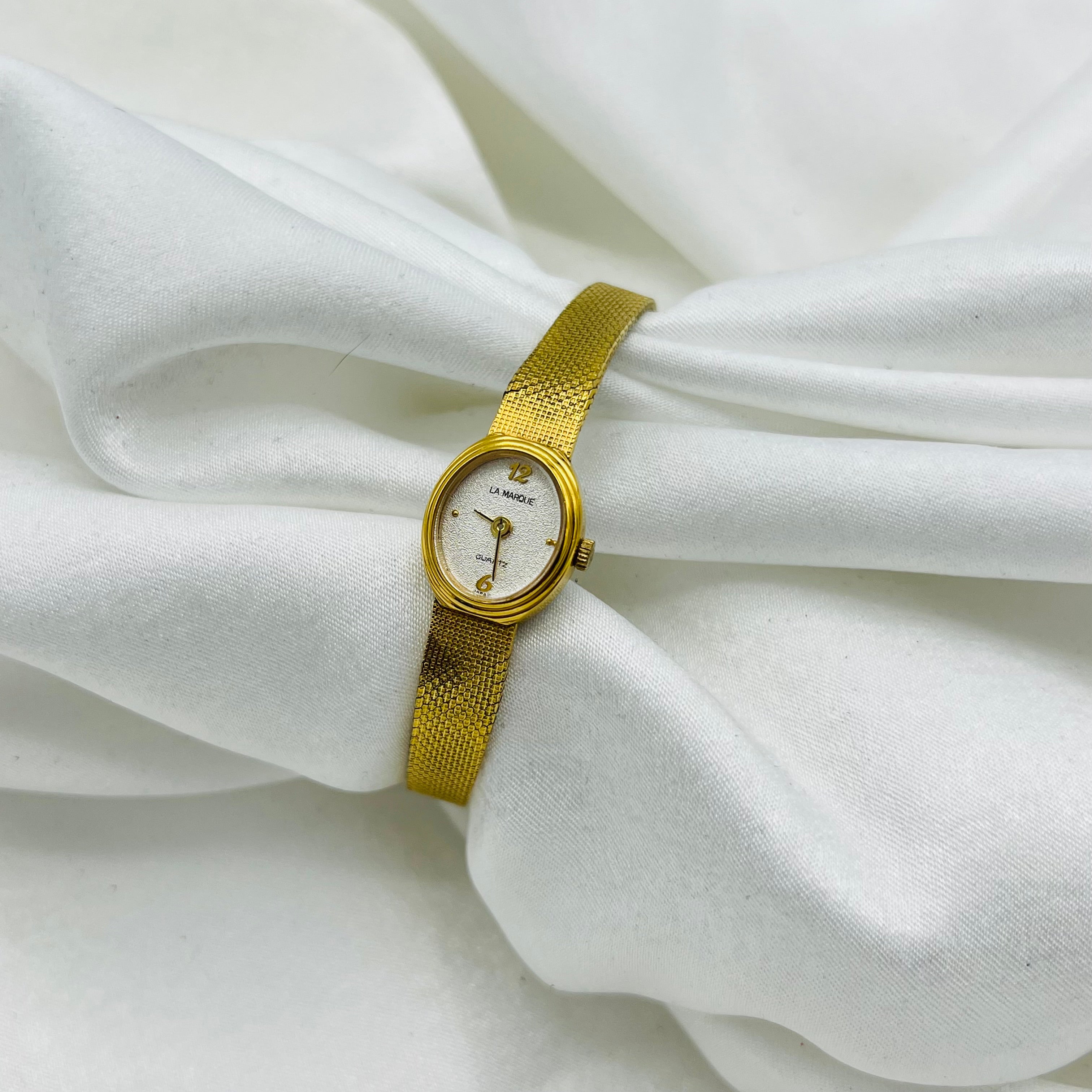 💛 Dainty Gold-Toned Oval Dial Watch