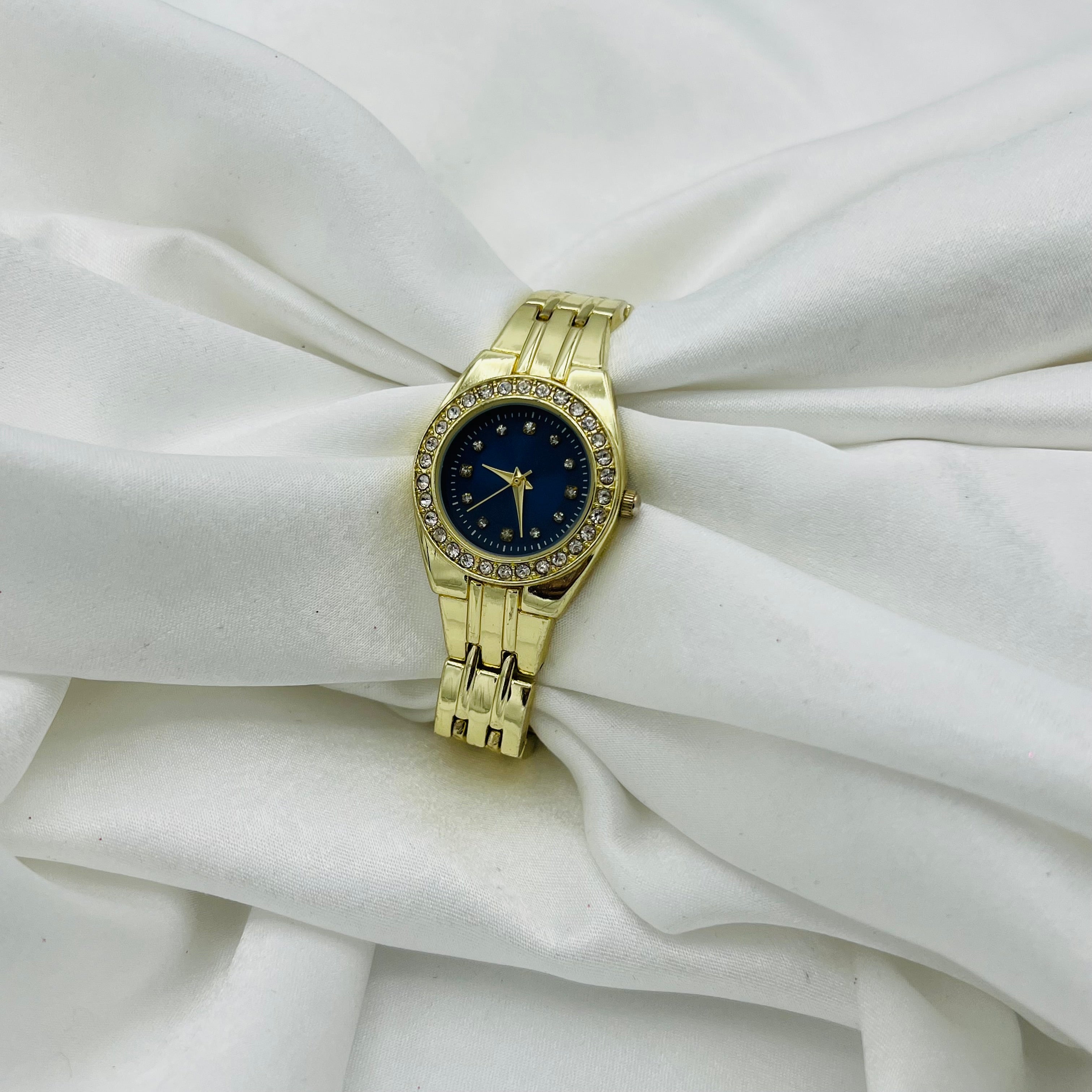 💙 Gold-Toned Watch with Navy Dial