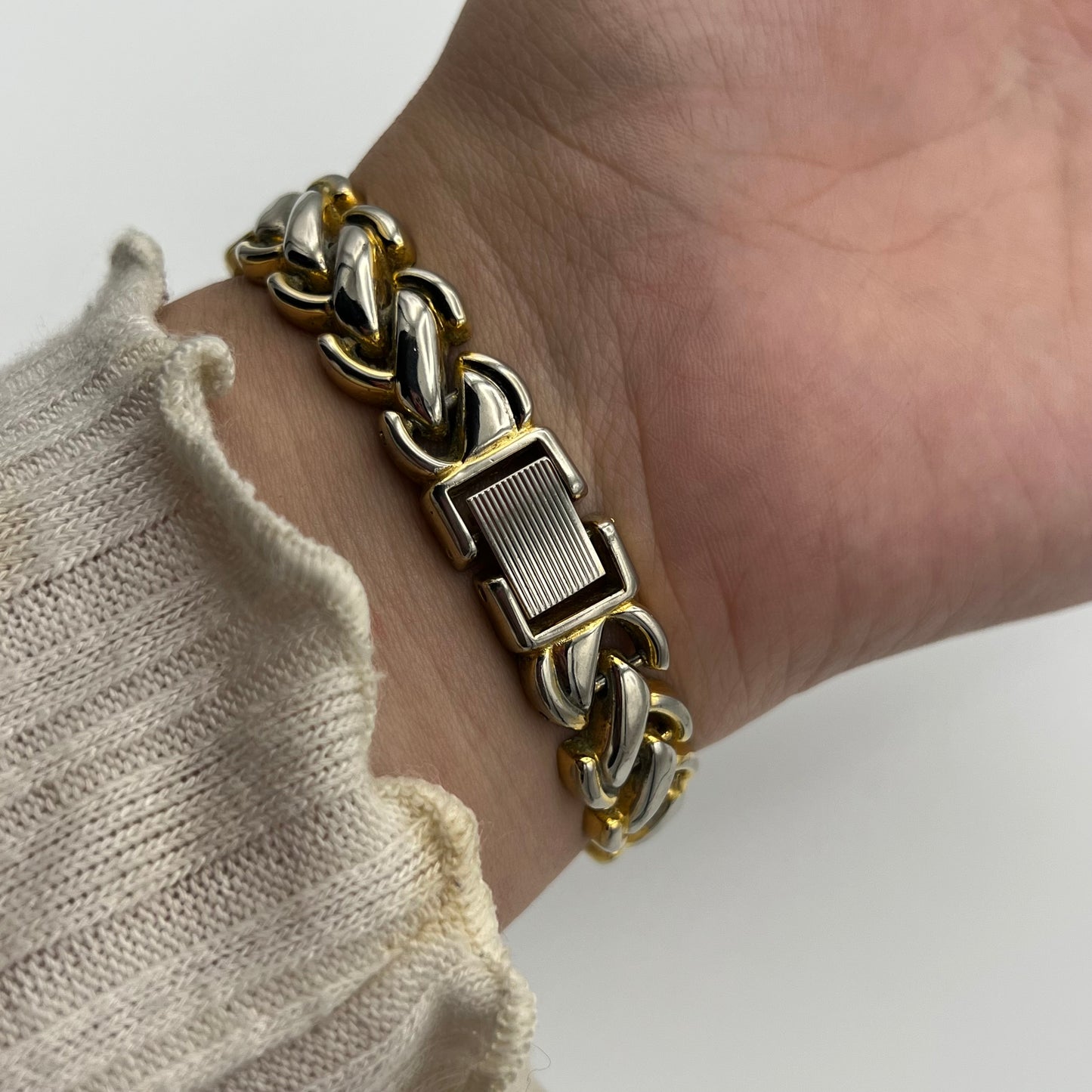 ✨ Gold-Toned Watch with Shimmer Dial