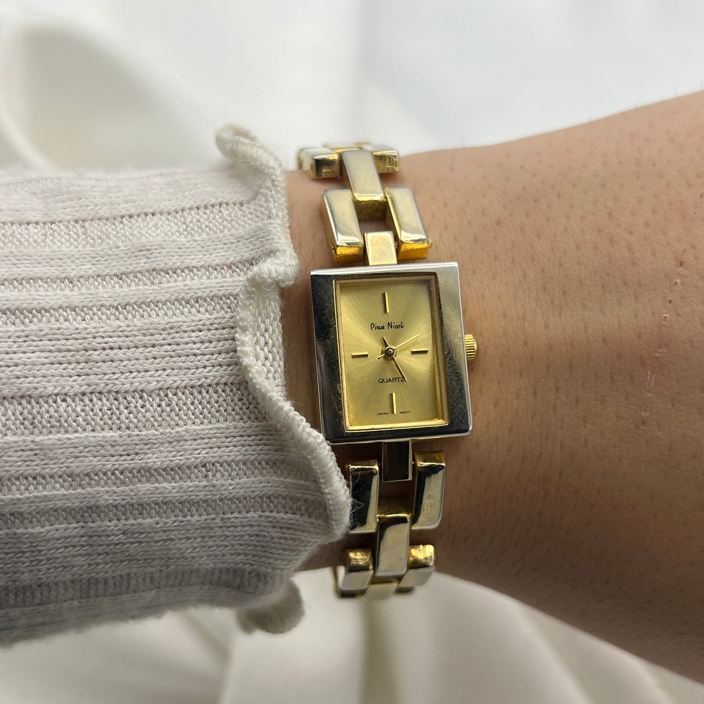Elegant Gold Tone Rectangle Tank Watch