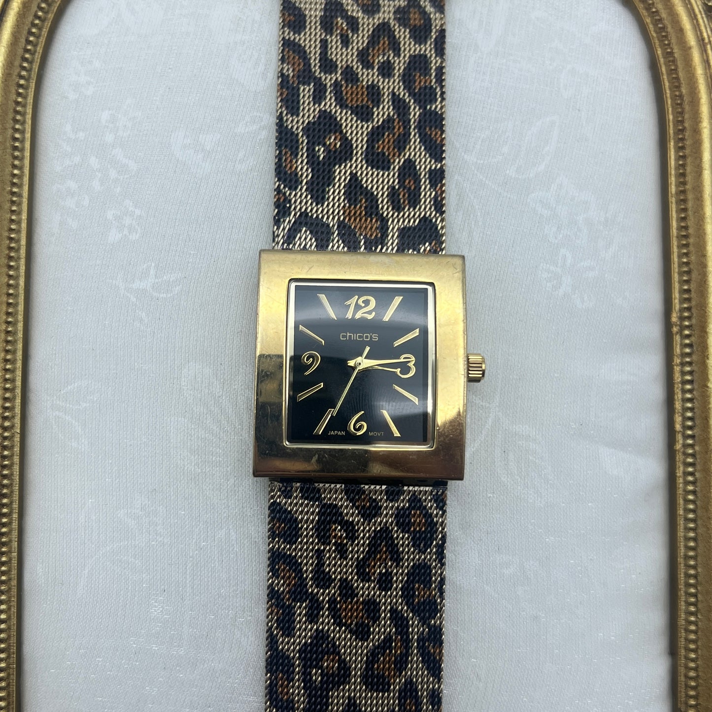 Chic Gold-Tone Watch with Leopard Band