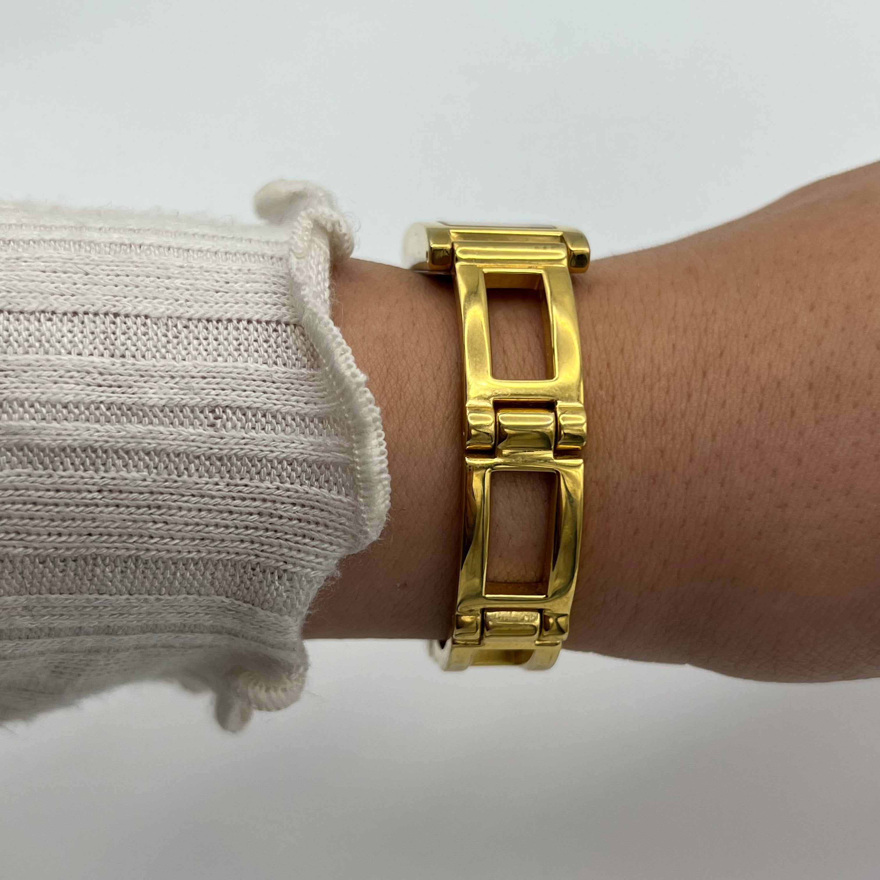 💛 Gold-Toned Rectangle Dial Watch