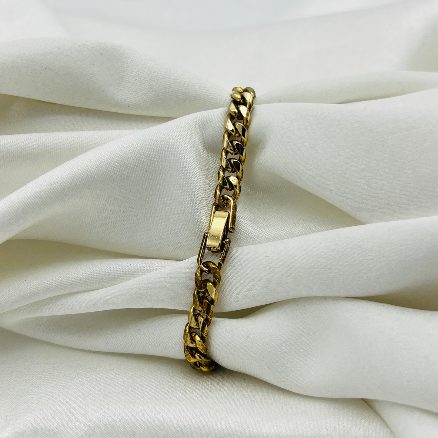 Diamanté Heart Chain Bracelet