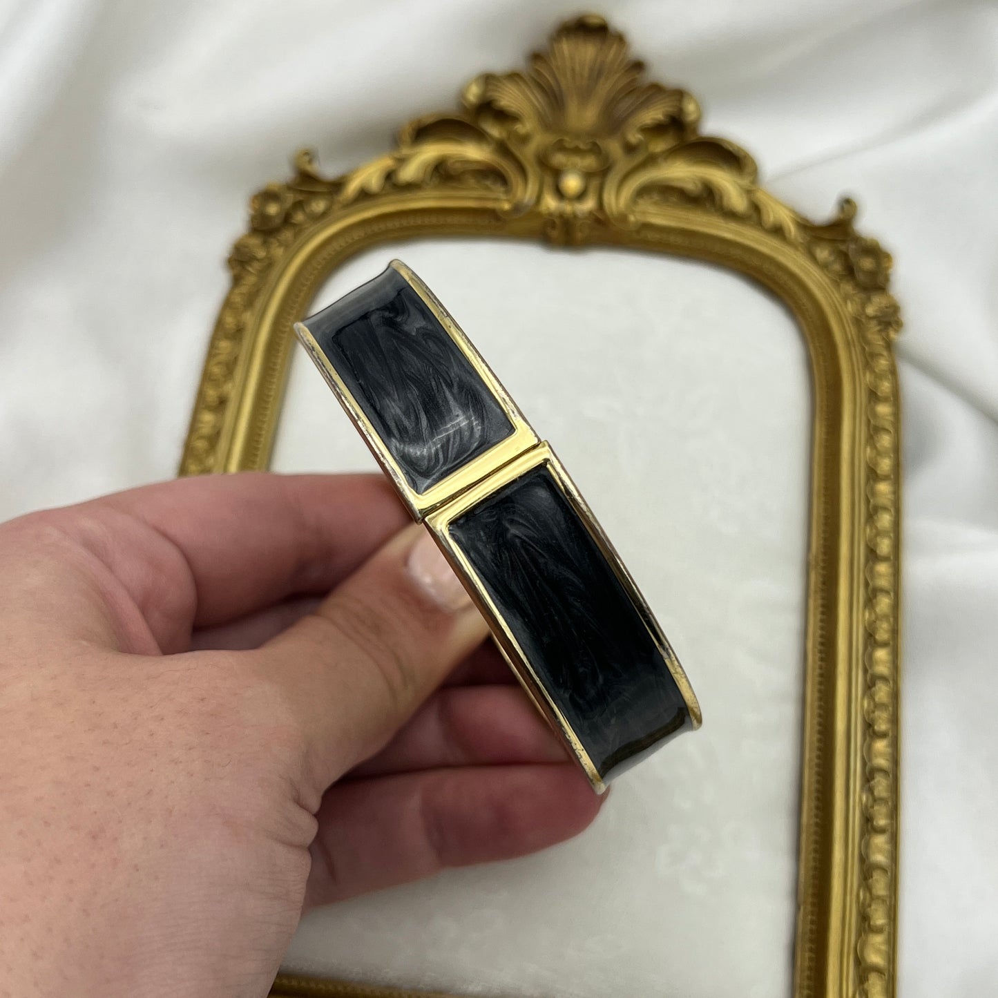 Cute Black Swirl Enamel Bangle Bracelet