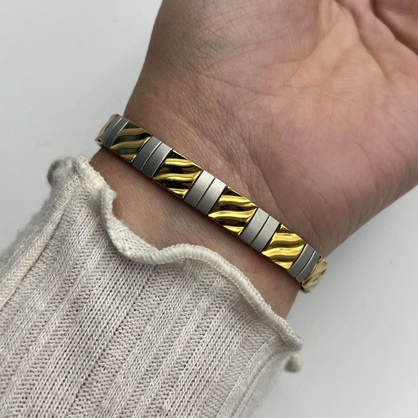 Two-Toned Wavy Detailed Watch