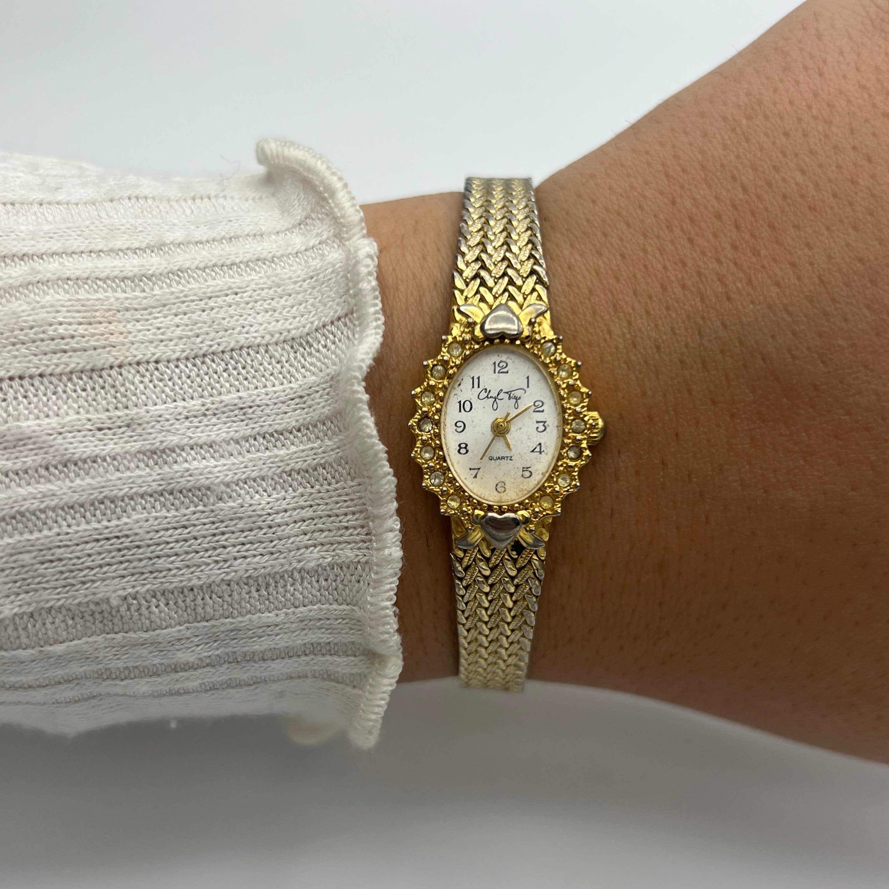 🌟 Gold-Toned Diamanté Heart Dial Watch