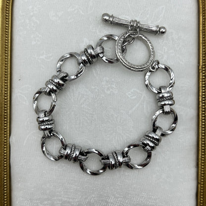 Twisted Circular Link Bracelet