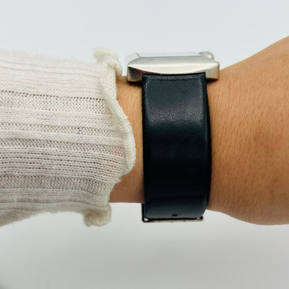 🩶 Silver-Toned Leather Watch