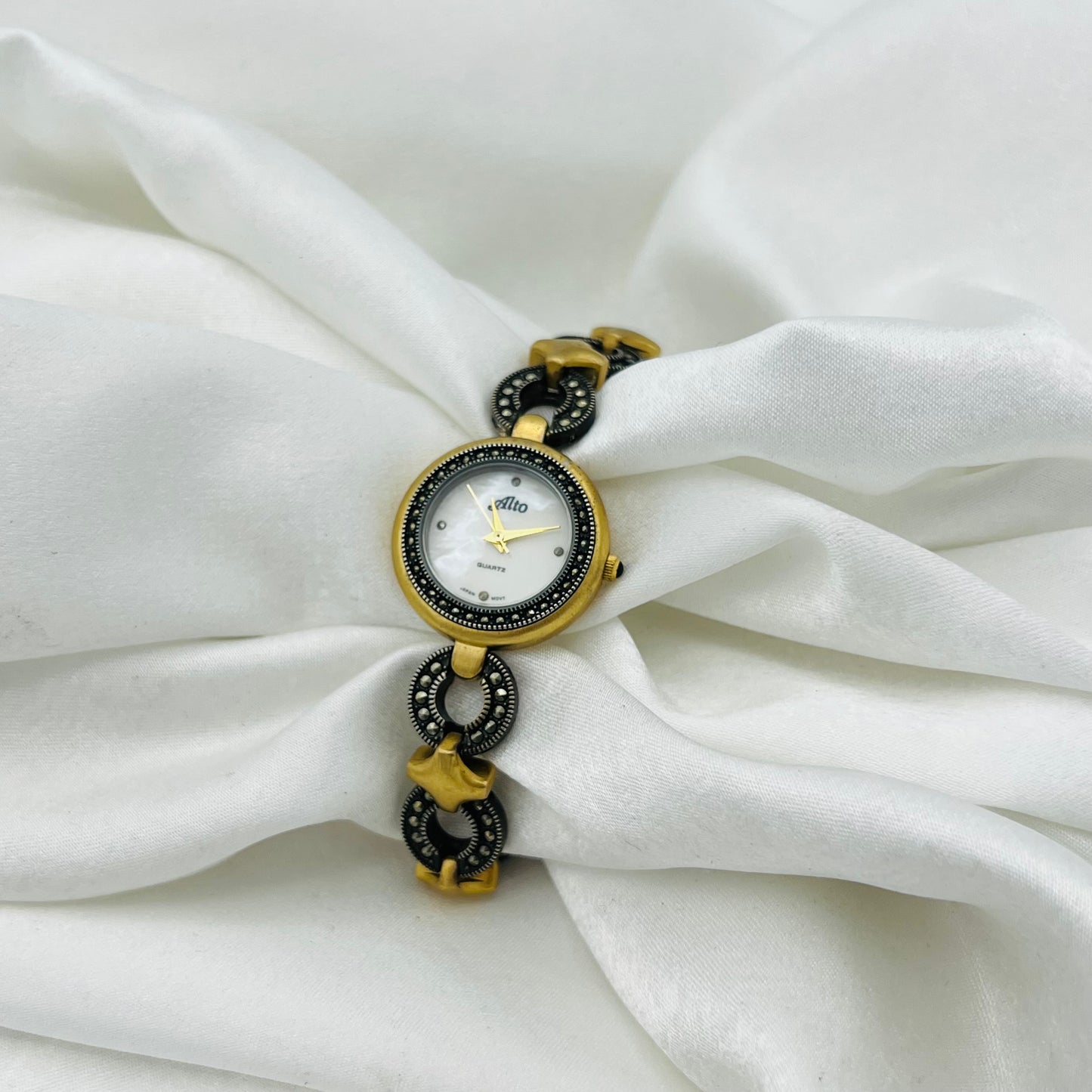 Alto Watch with Mother of Pearl Dial