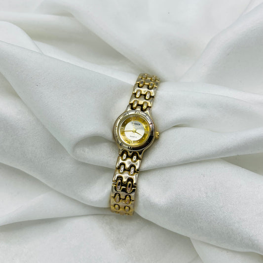💛 Gold-Toned Watch