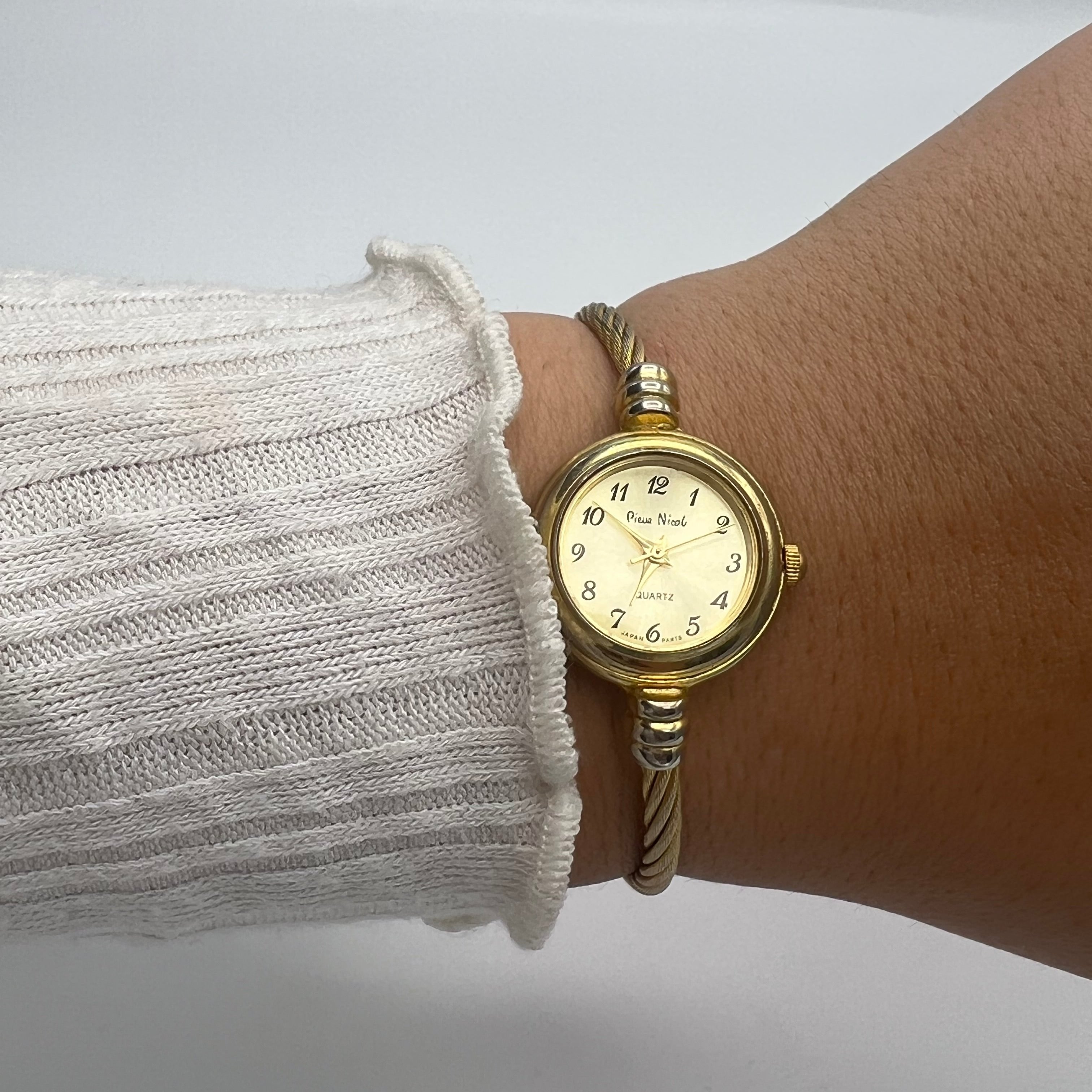 💛 Dainty Gold-Toned Round Face Cuff Watch