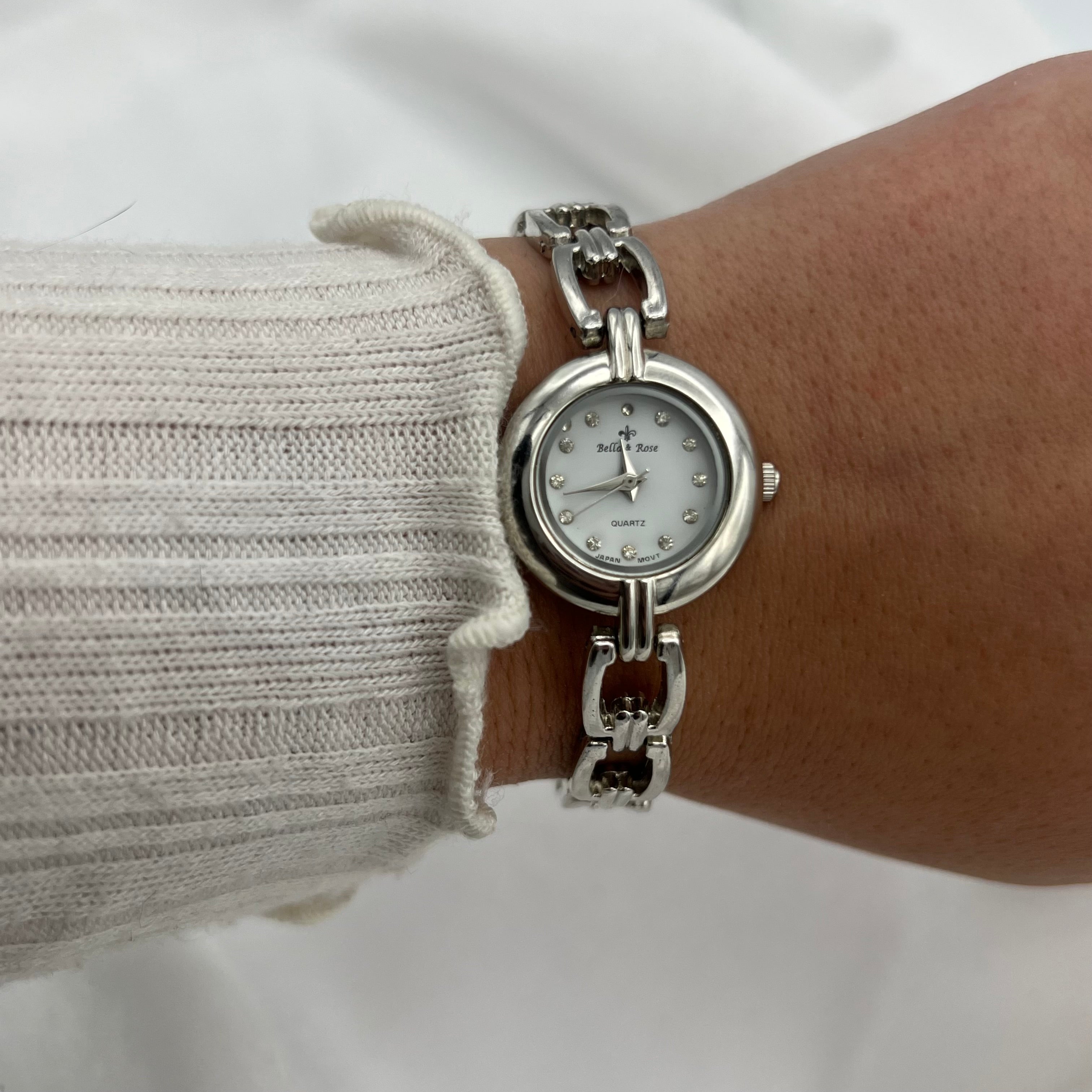 🩶 Classic Silver-Toned Watch