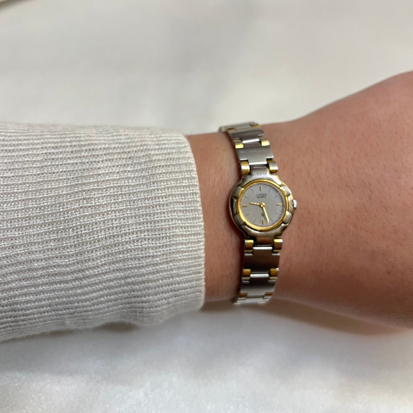 💛🤍 Two-Toned Citizen Watch
