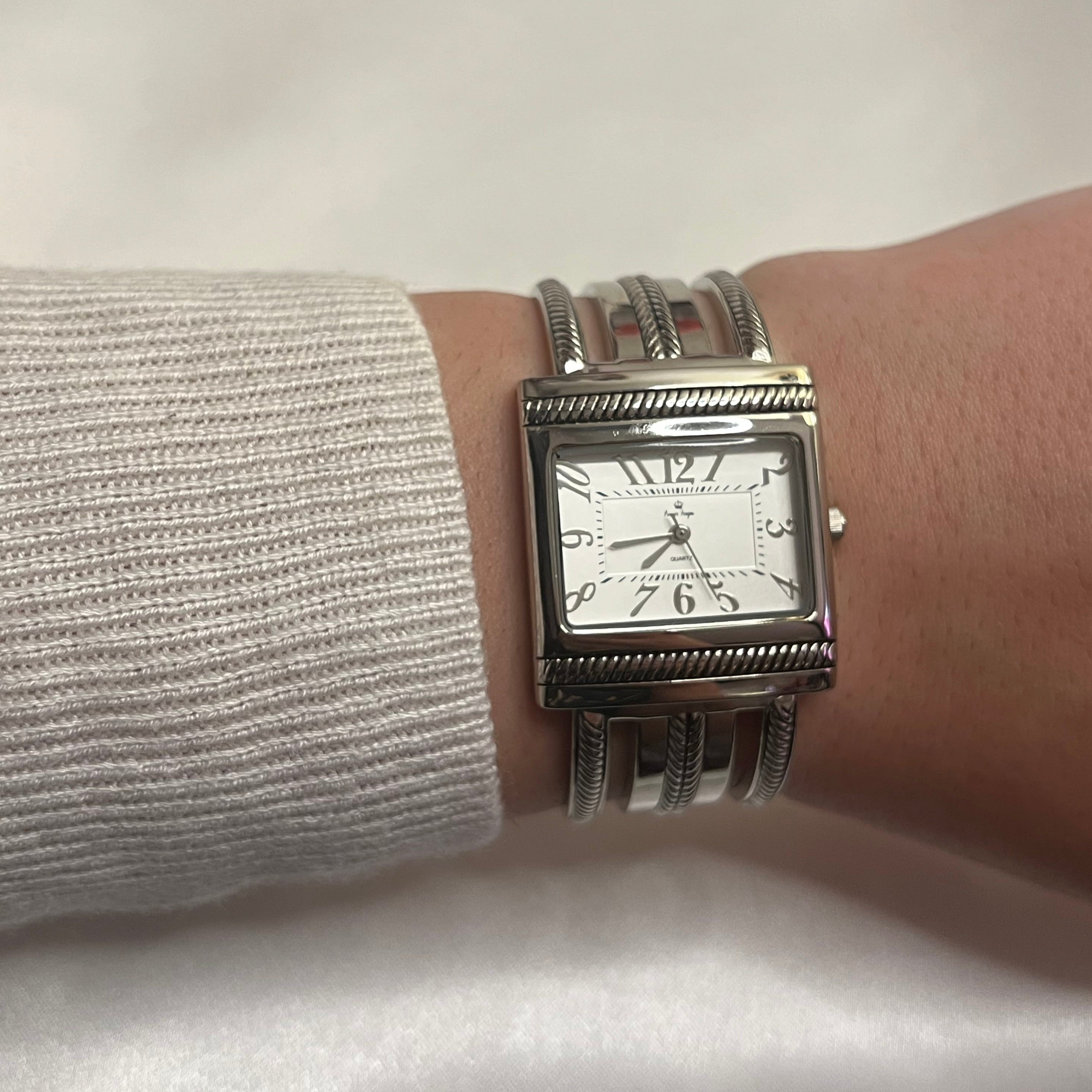 🤍 Silver Square Face Cuff Watch