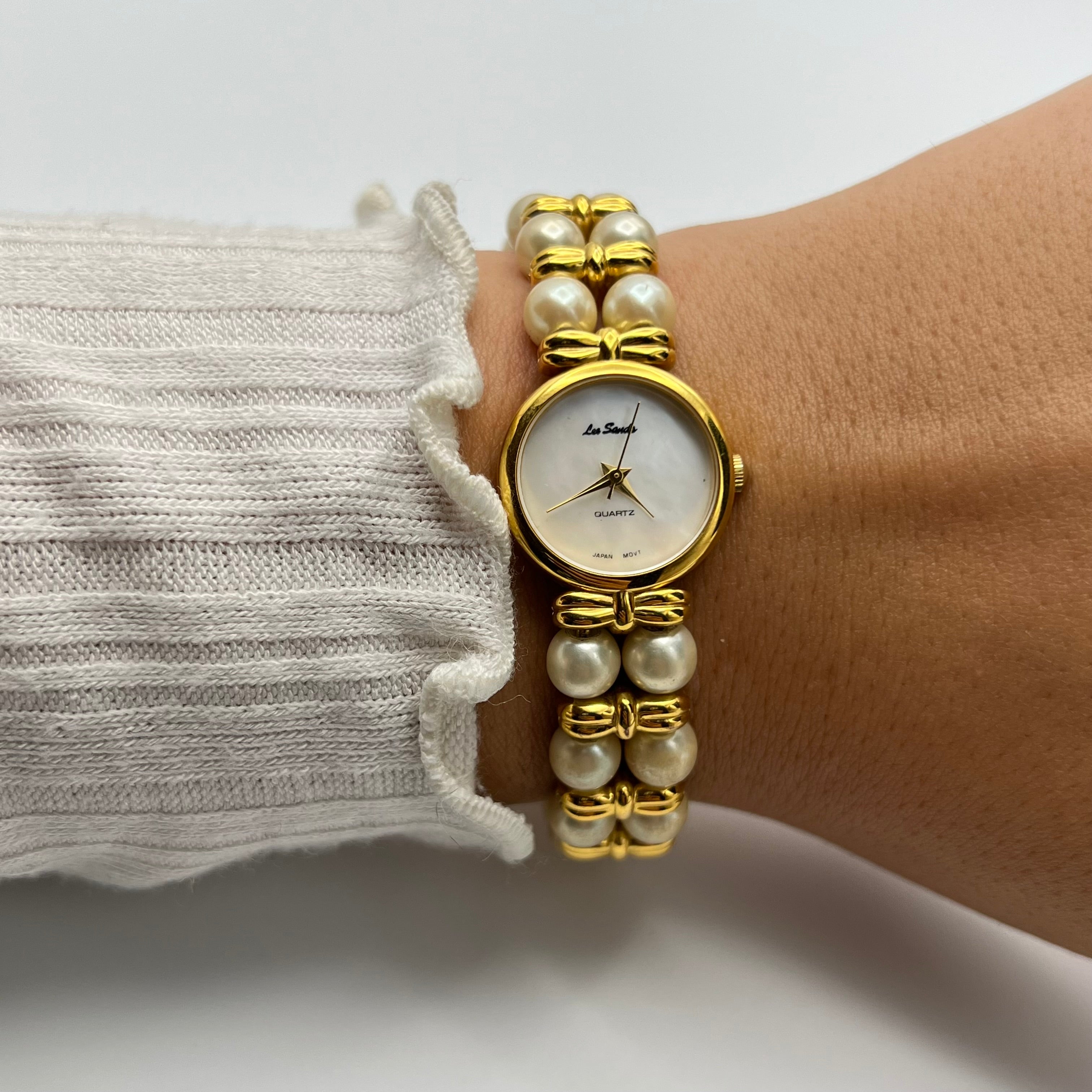 💛 Gold-Toned Watch with Pearl Band