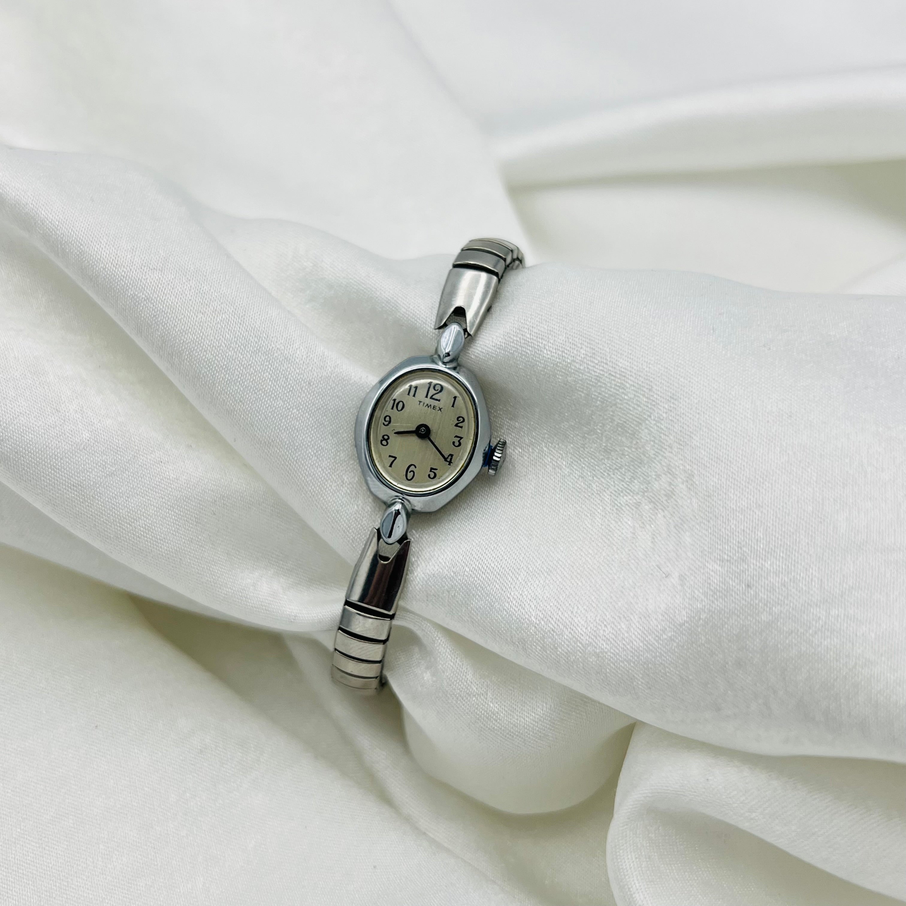 🩶 Vintage Silver Timex Watch