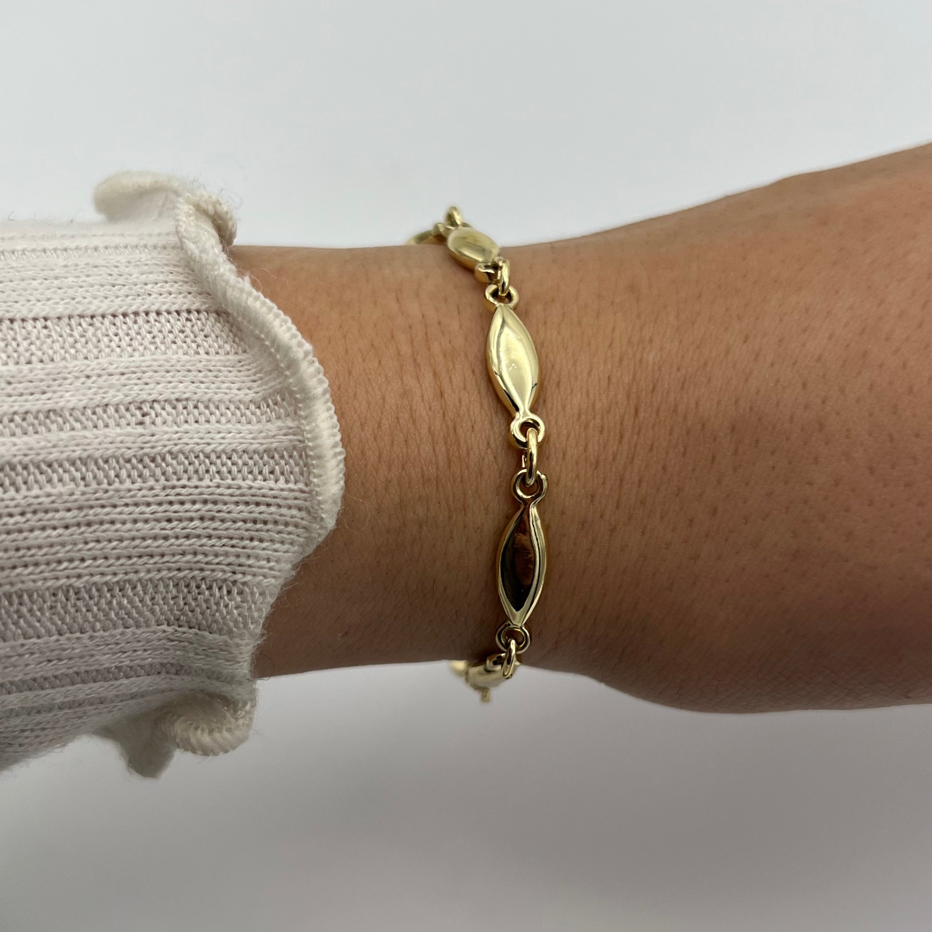 ✨ Gold-Toned Bracelet