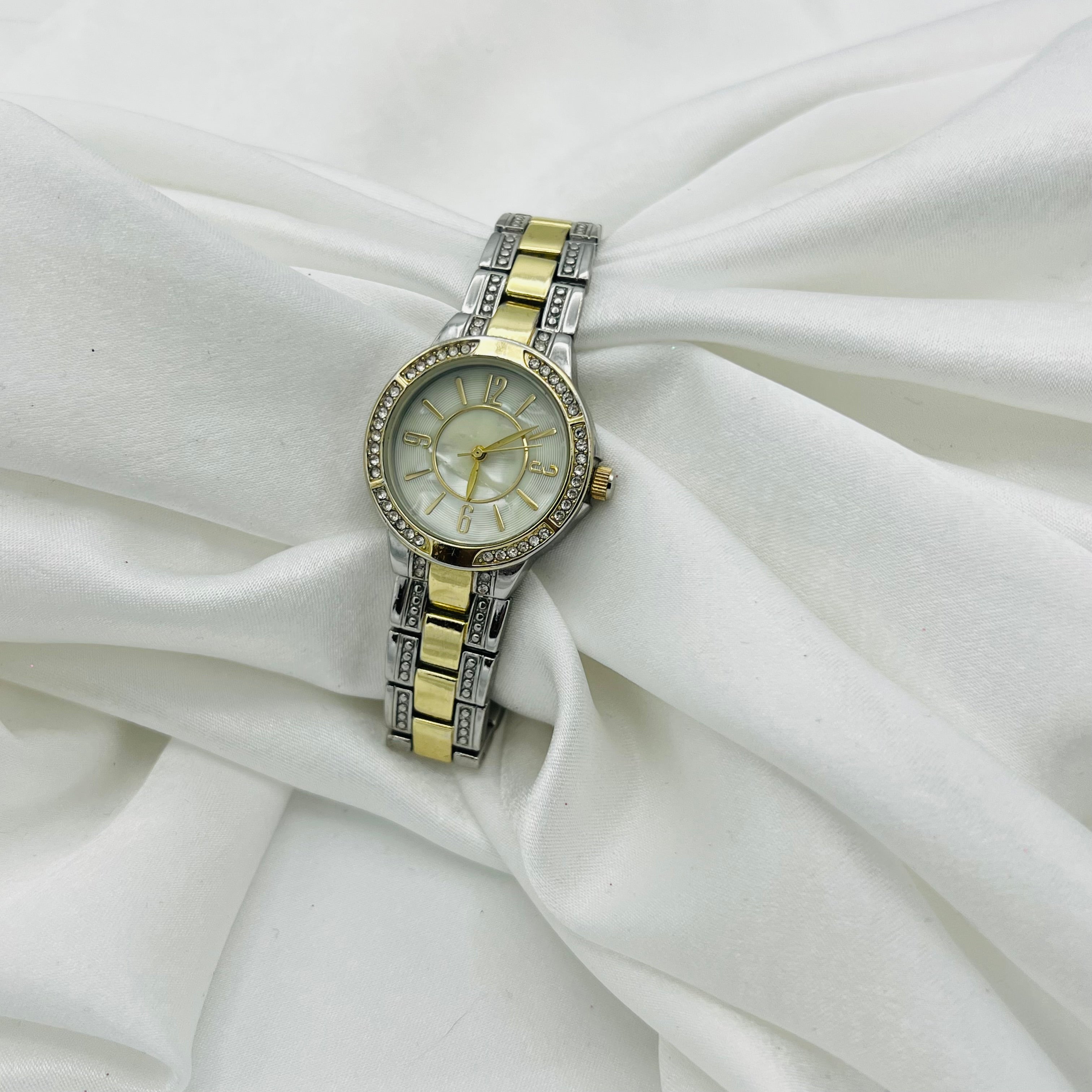 💛🤍 Two-Toned Diamanté Face Watch