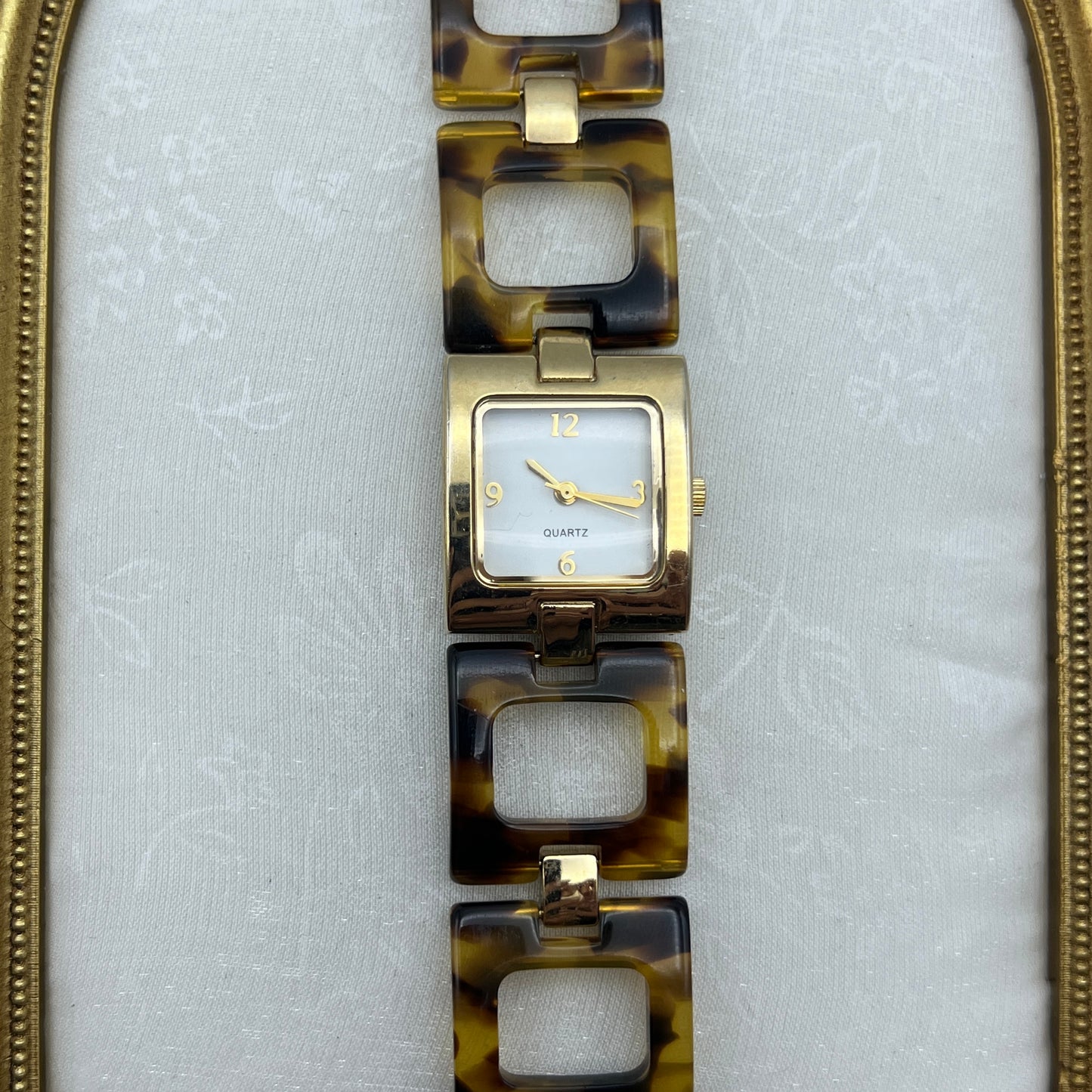 Chic Tortoise Shell Watch