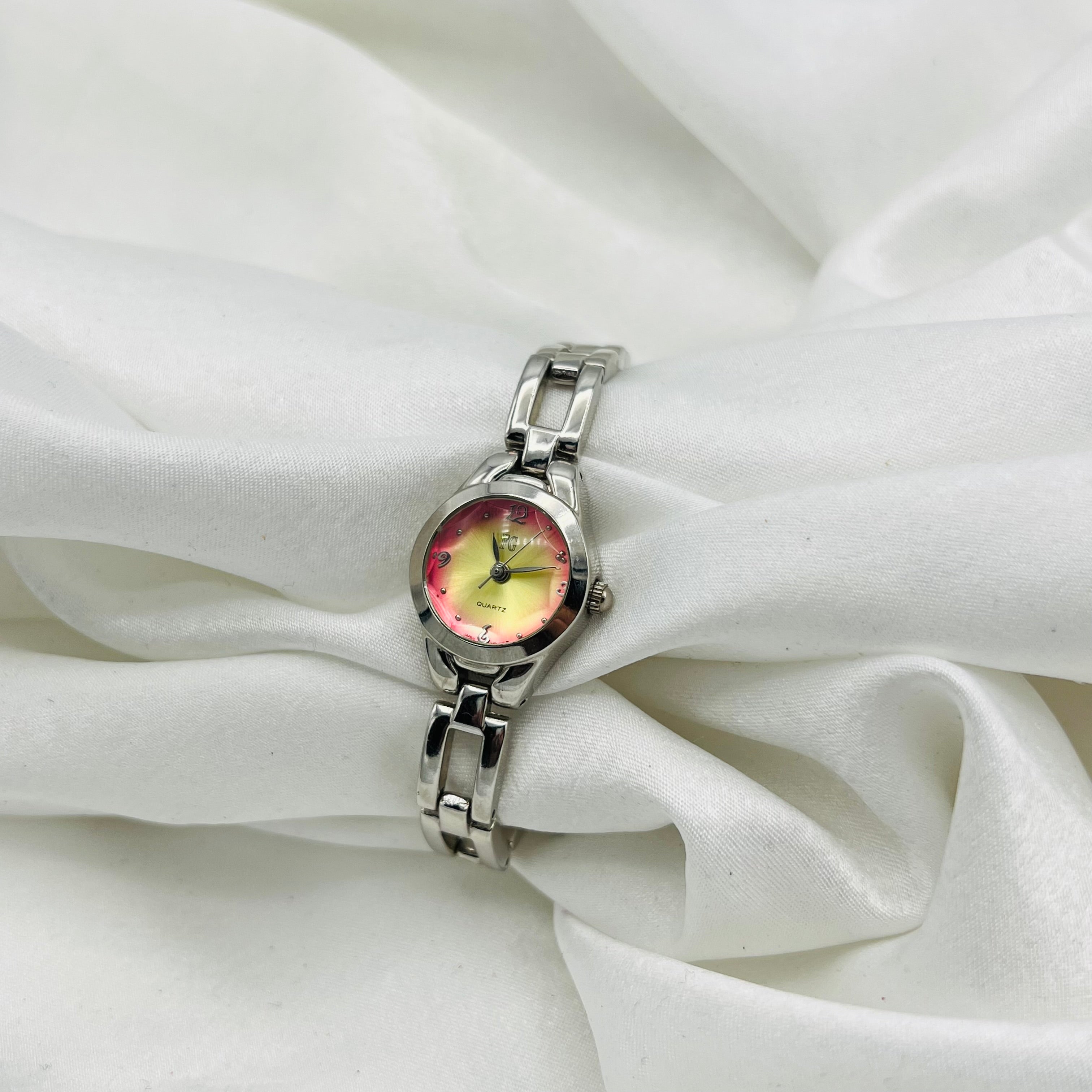 ❤️ Silver-Toned Watch with Sunset Dial