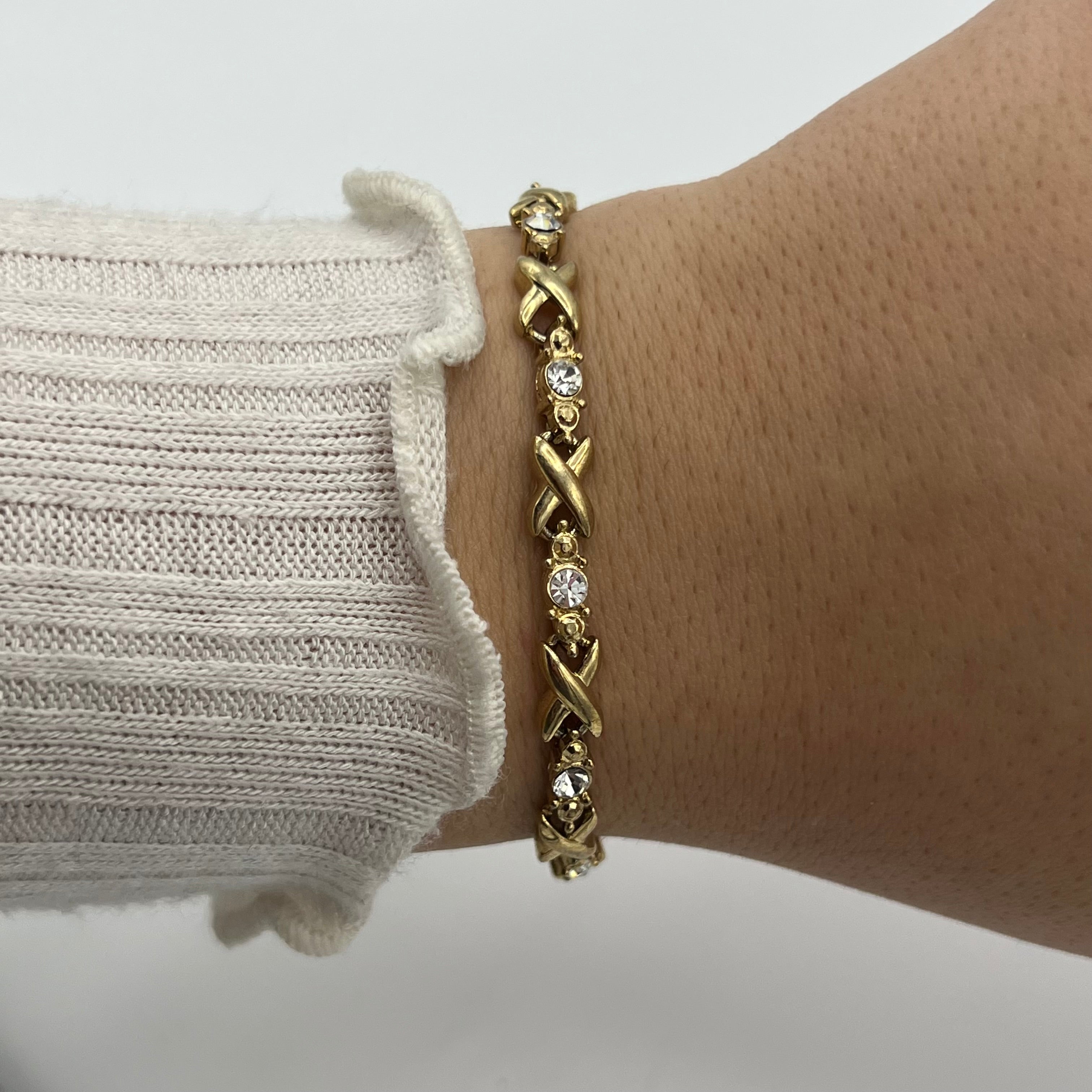 💎✨ Cute Diamanté Gold-Toned Bracelet