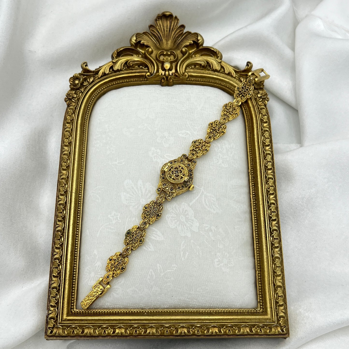 Elegant Art Deco Gold Tone Peek a Boo Watch
