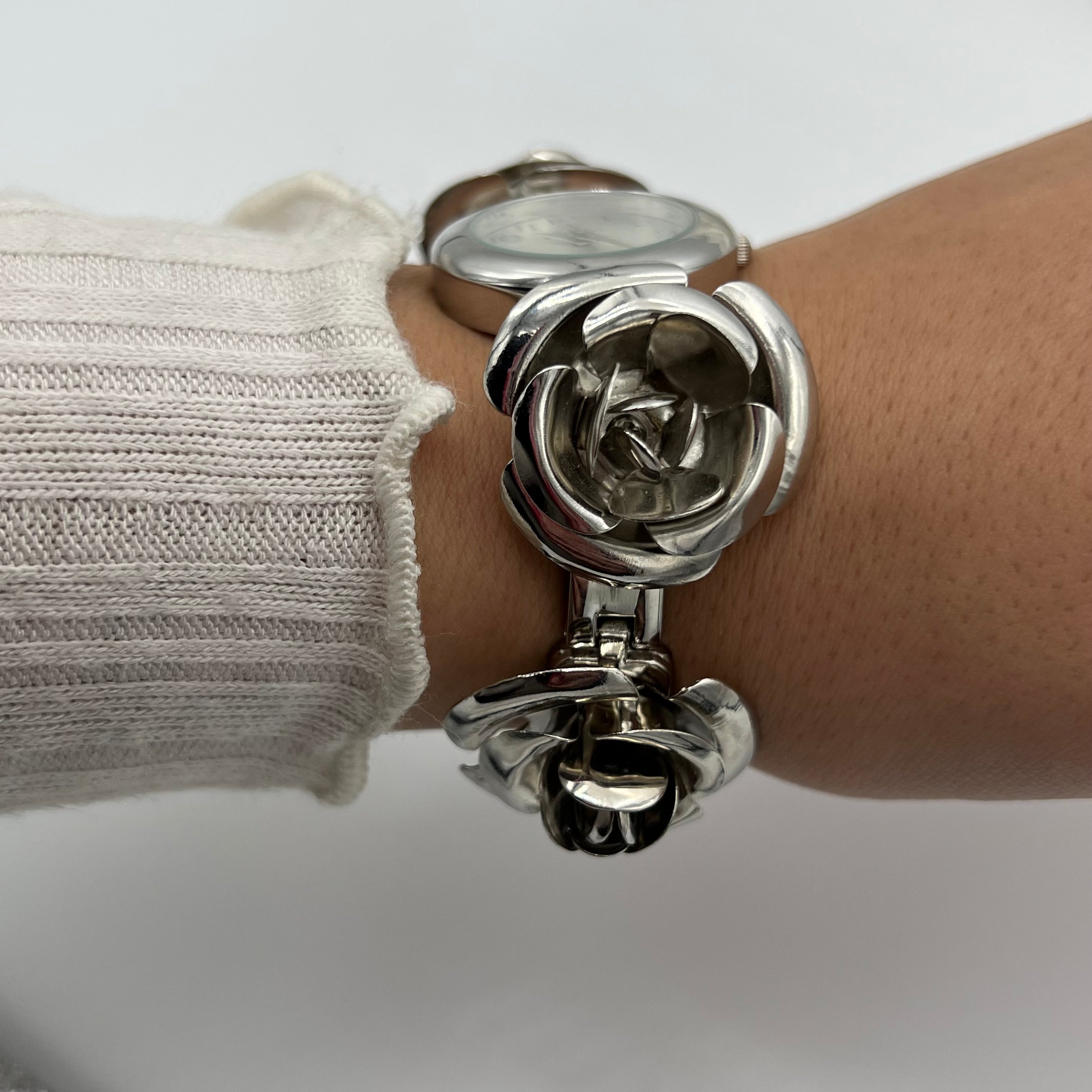 🩶🌹 Silver-Toned Rose Watch