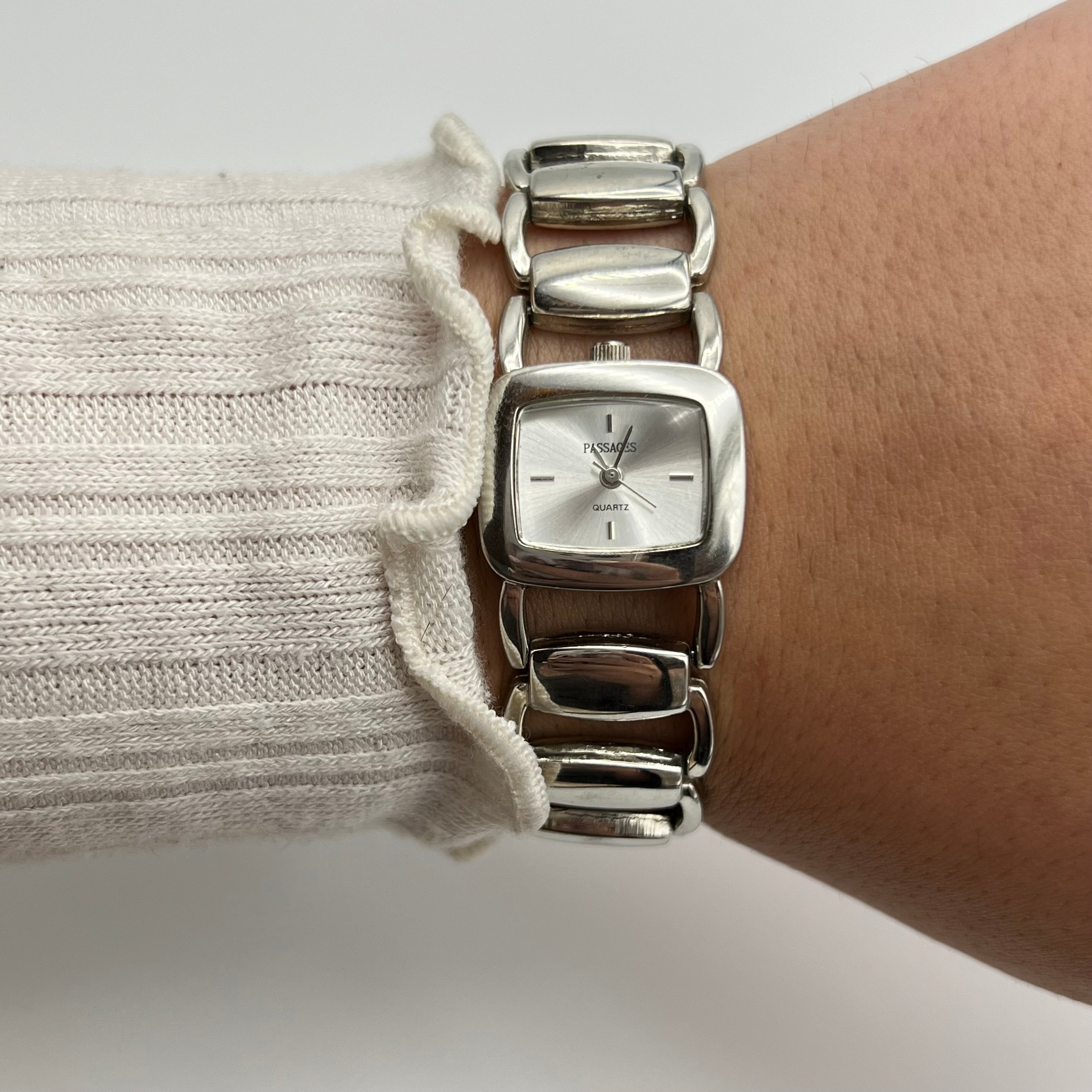 🩶 Cute Silver-Toned Watch