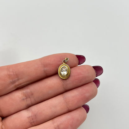 💎 Dainty Diamanté Charm