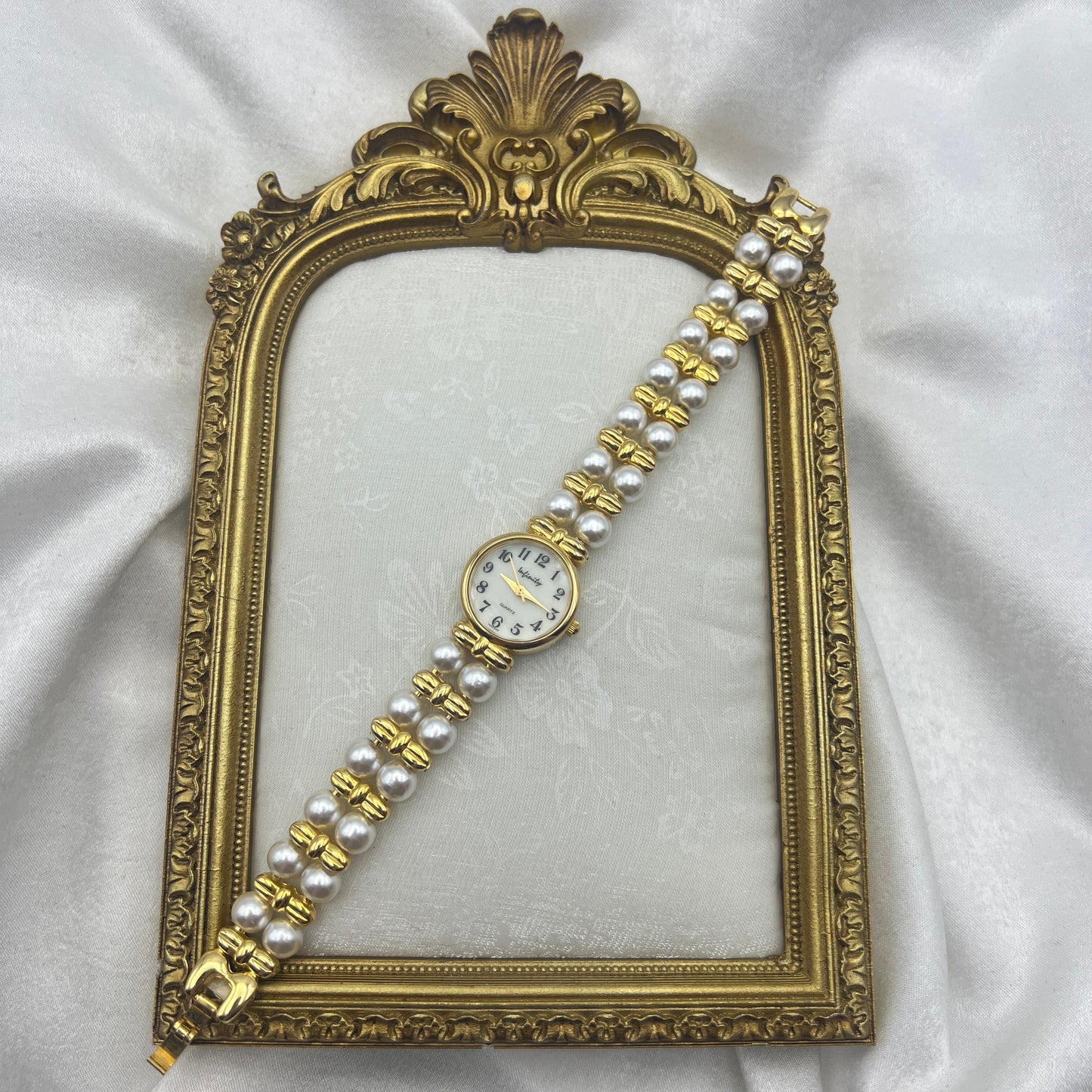 Stunning Pearly Gold Tone Watch