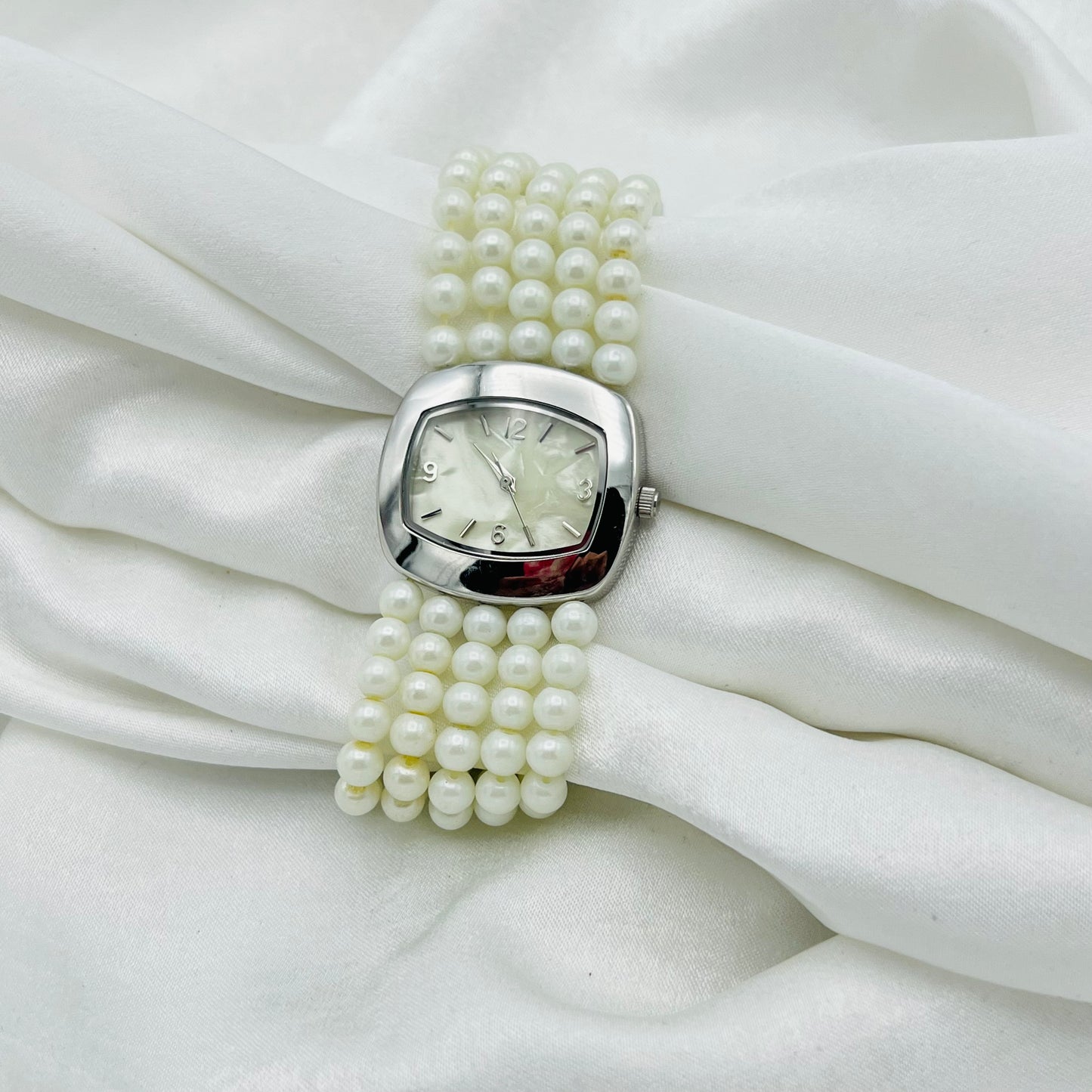 Silver-Toned Pearl Band Watch
