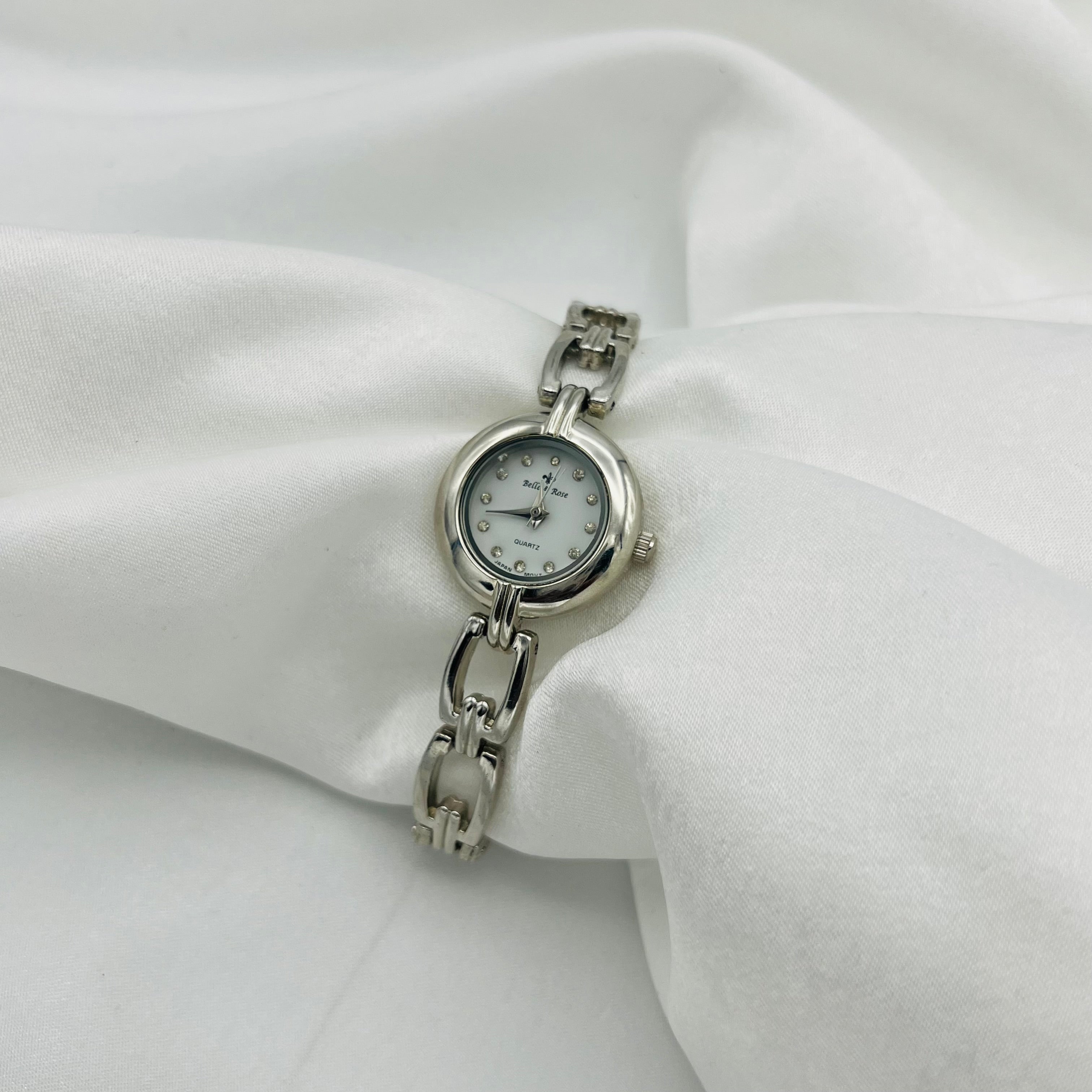 🩶 Classic Silver-Toned Watch