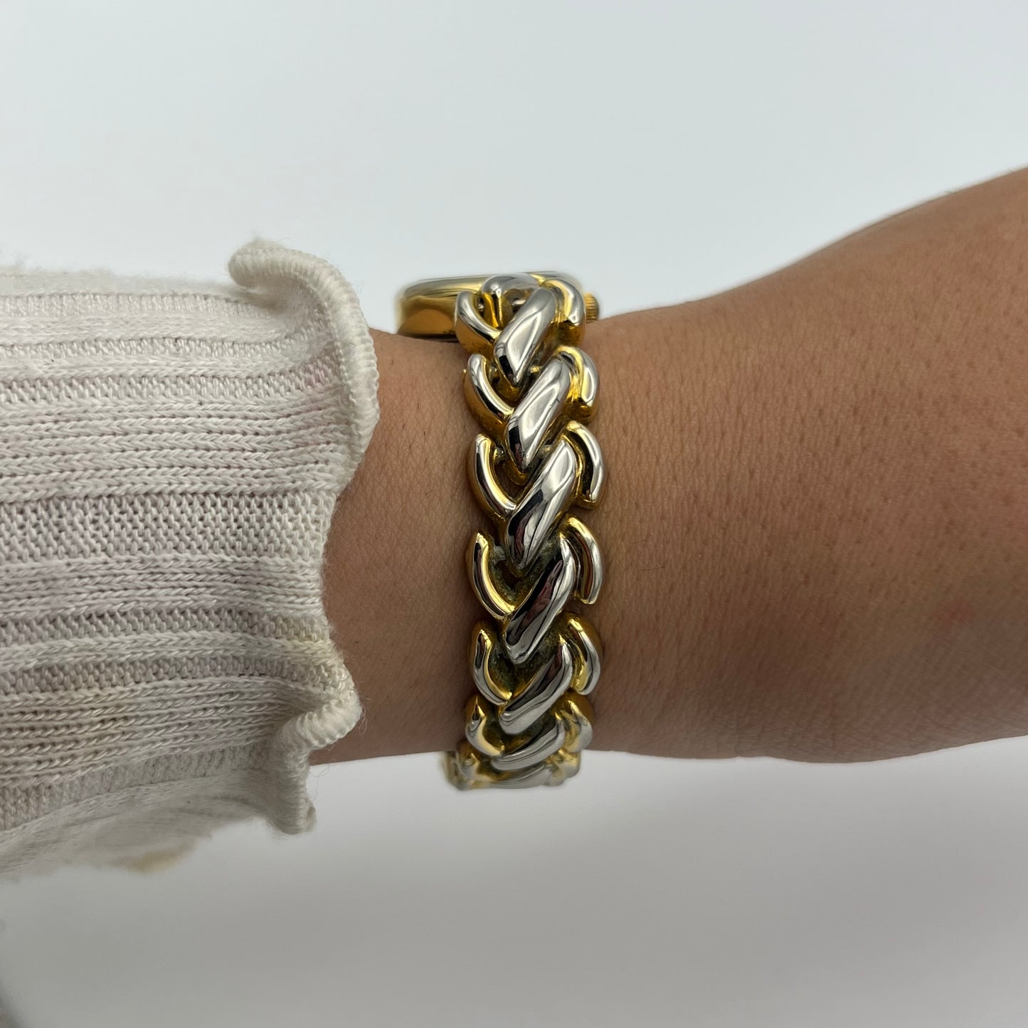 ✨ Gold-Toned Watch with Shimmer Dial