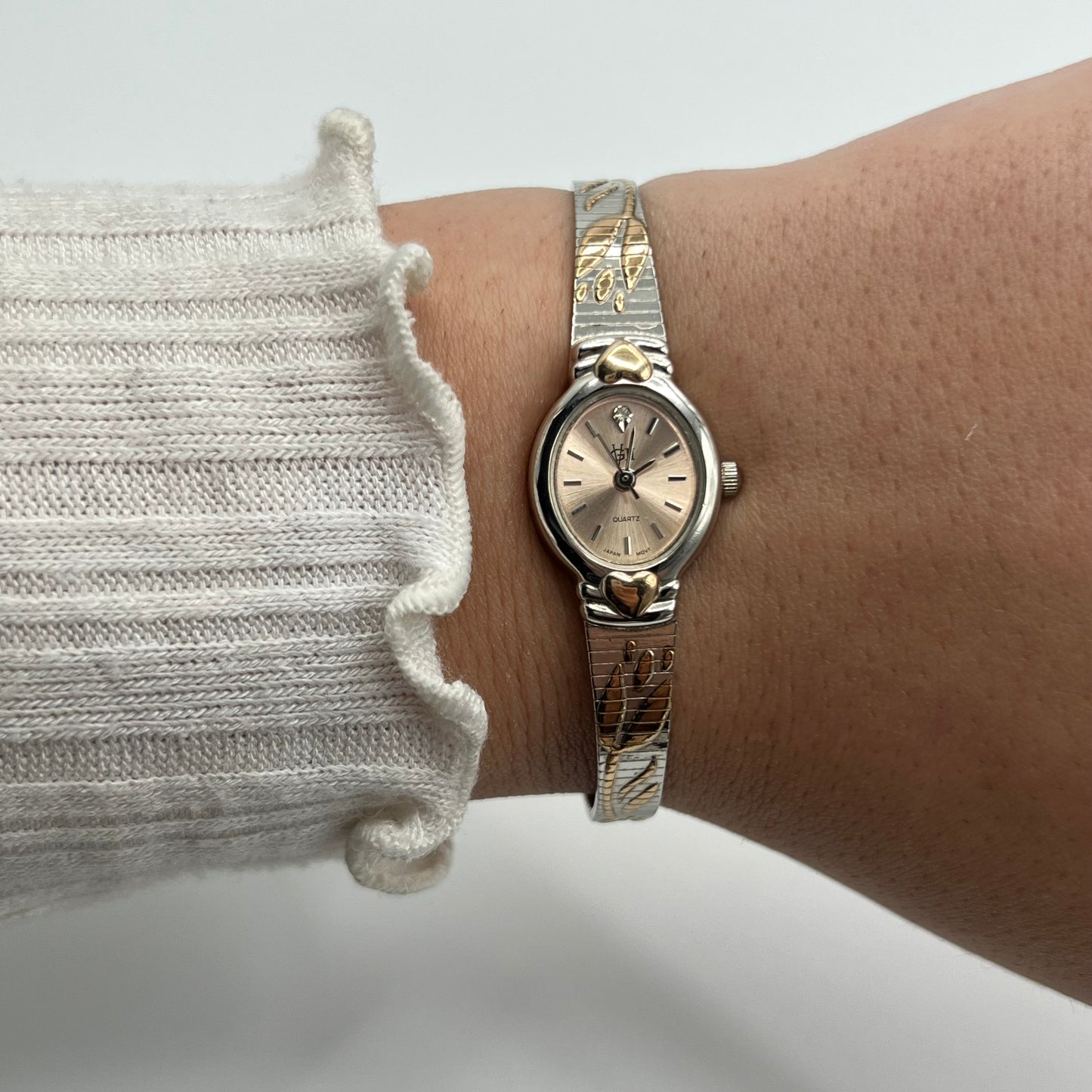 💗🩶 Two-Toned Watch with Flower Detailing