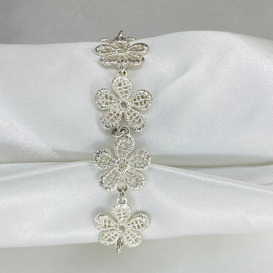 💐 Silver Metal Lace Flower Detailed Bracelet
