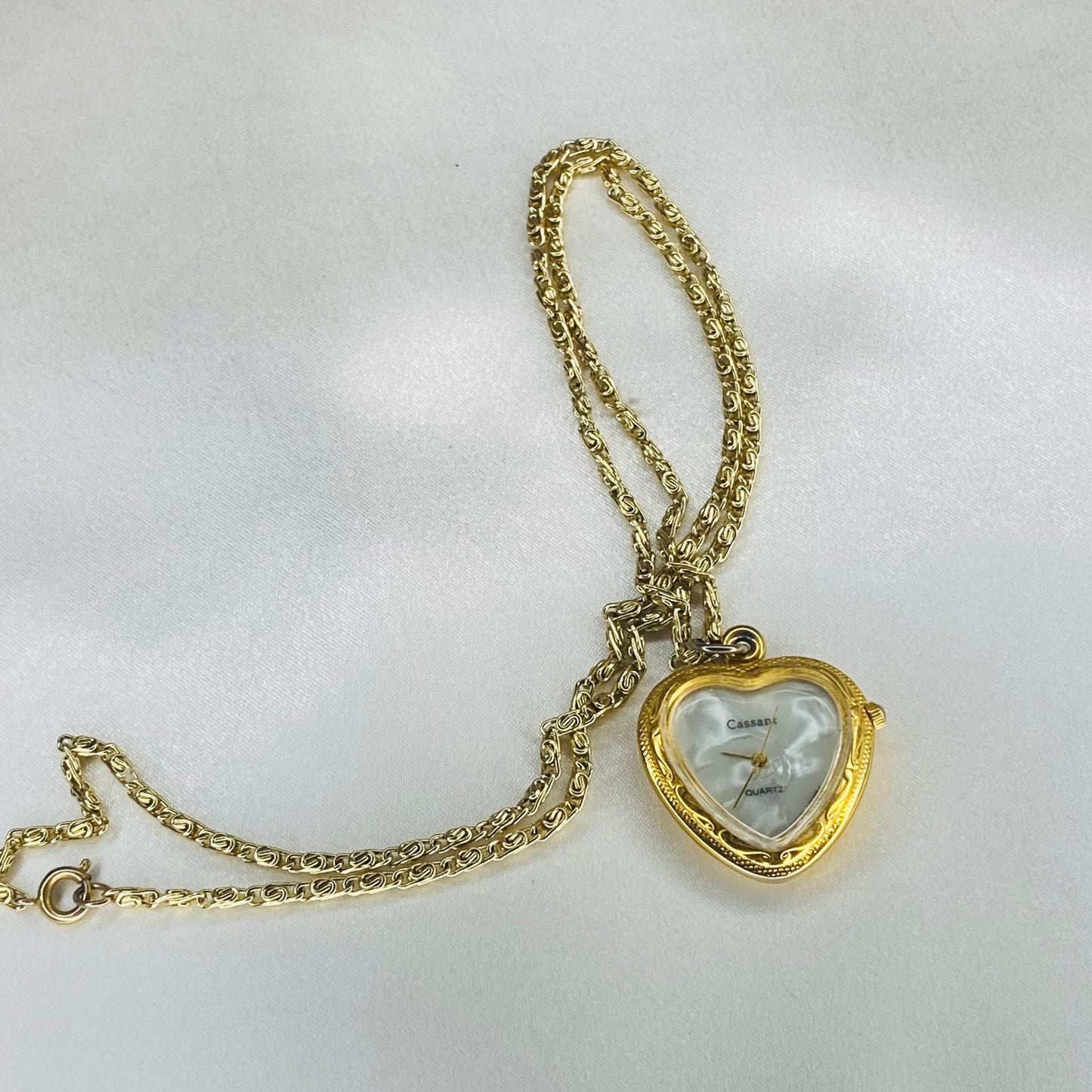 💛 Gold Heart Face Necklace Watch