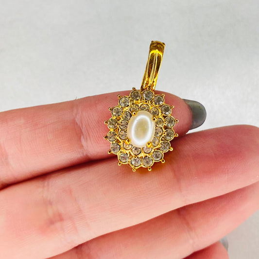 Diamanté Pearl Pendant